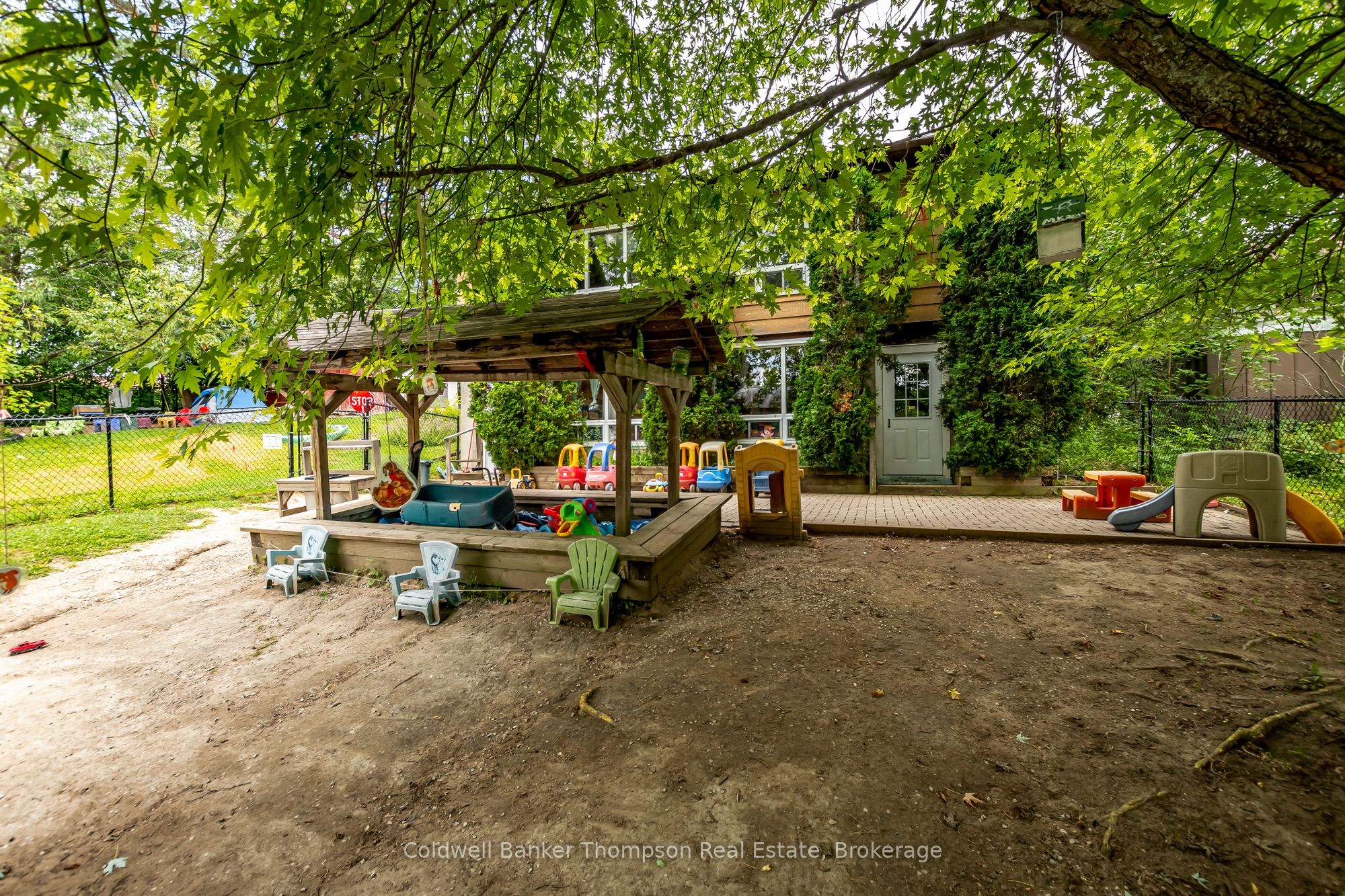 6 Gullins Road Property Photo 32