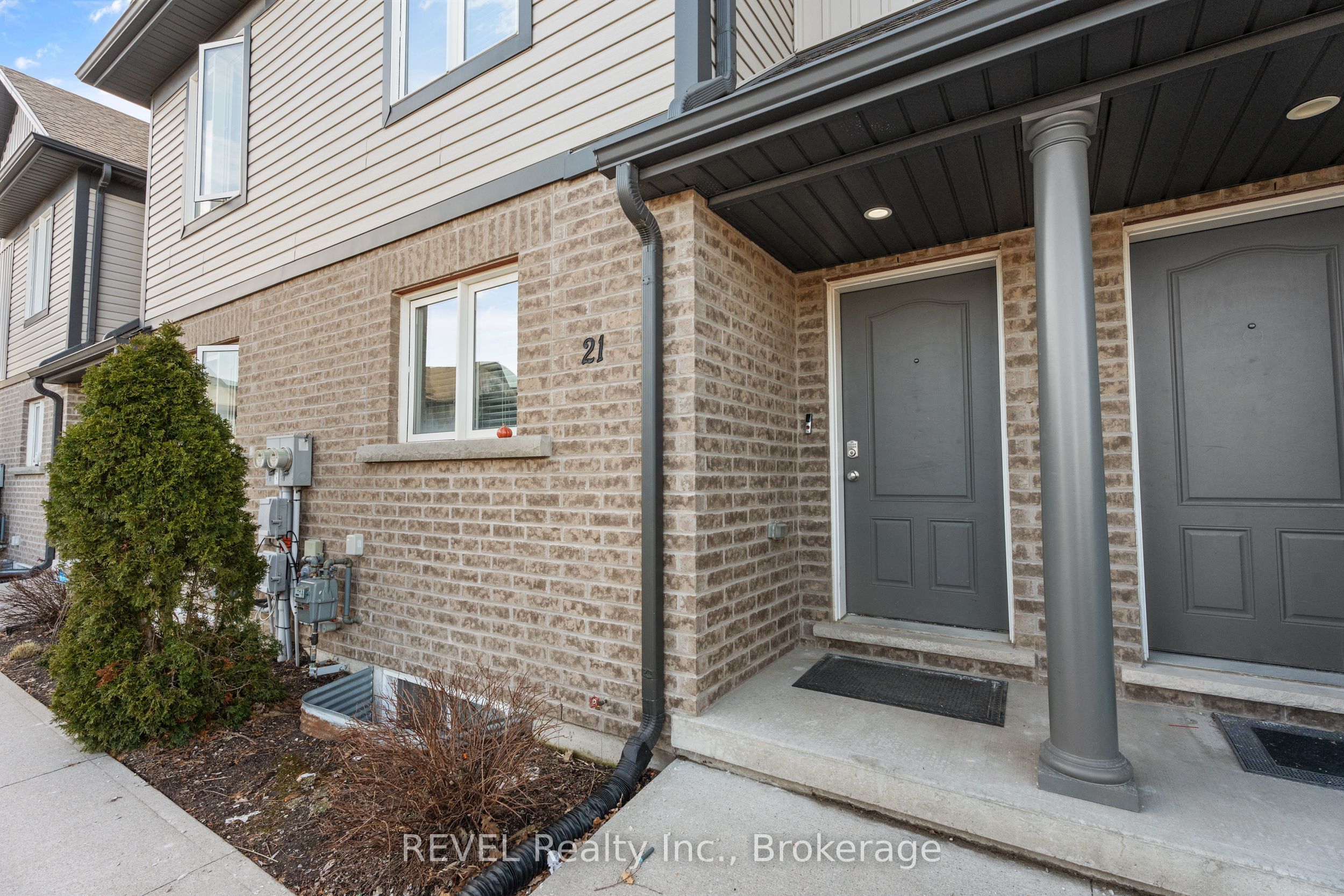 #21 - 7768 Ascot Circle Property Photo