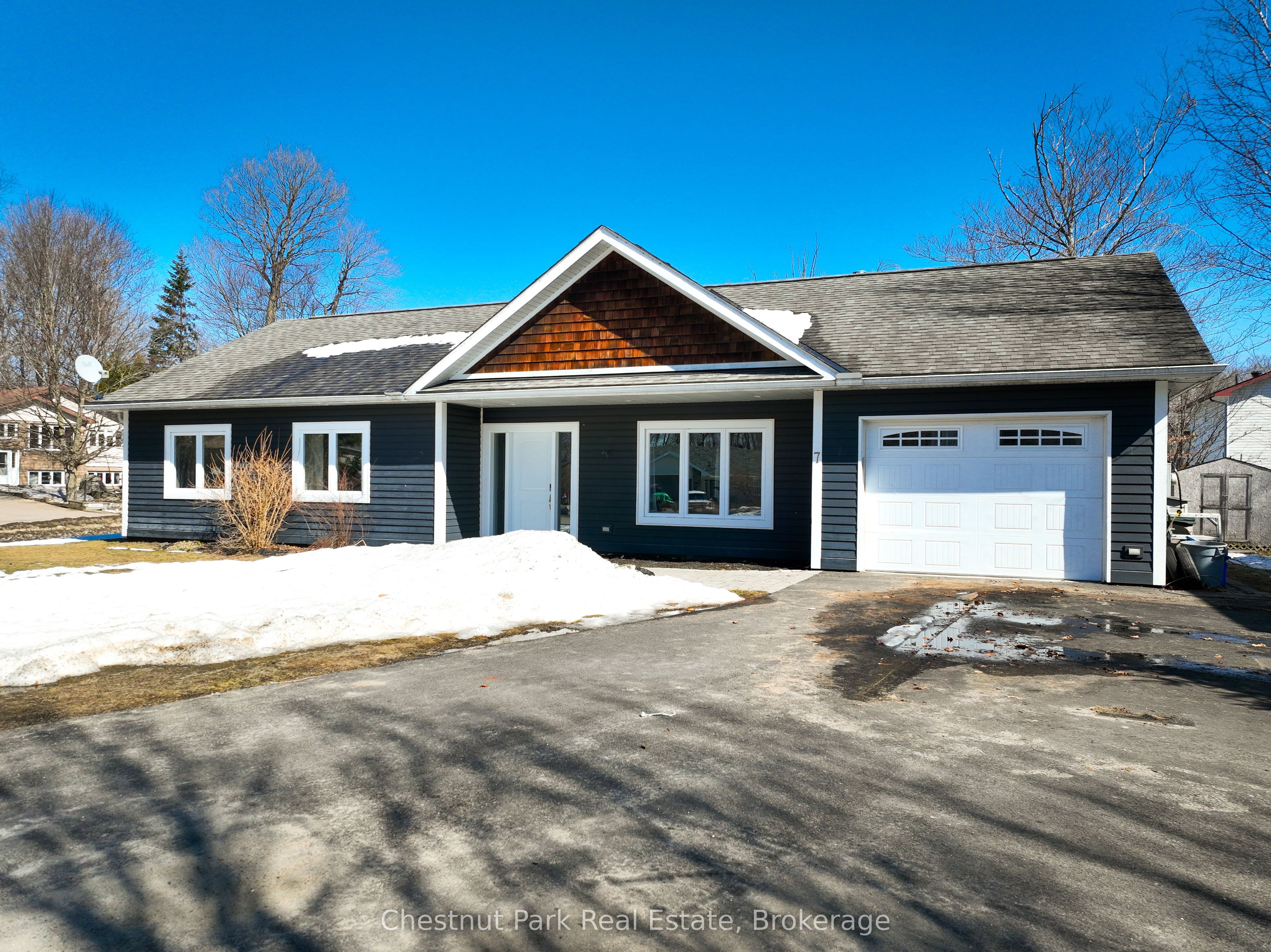 7 Hart Court Property Photo
