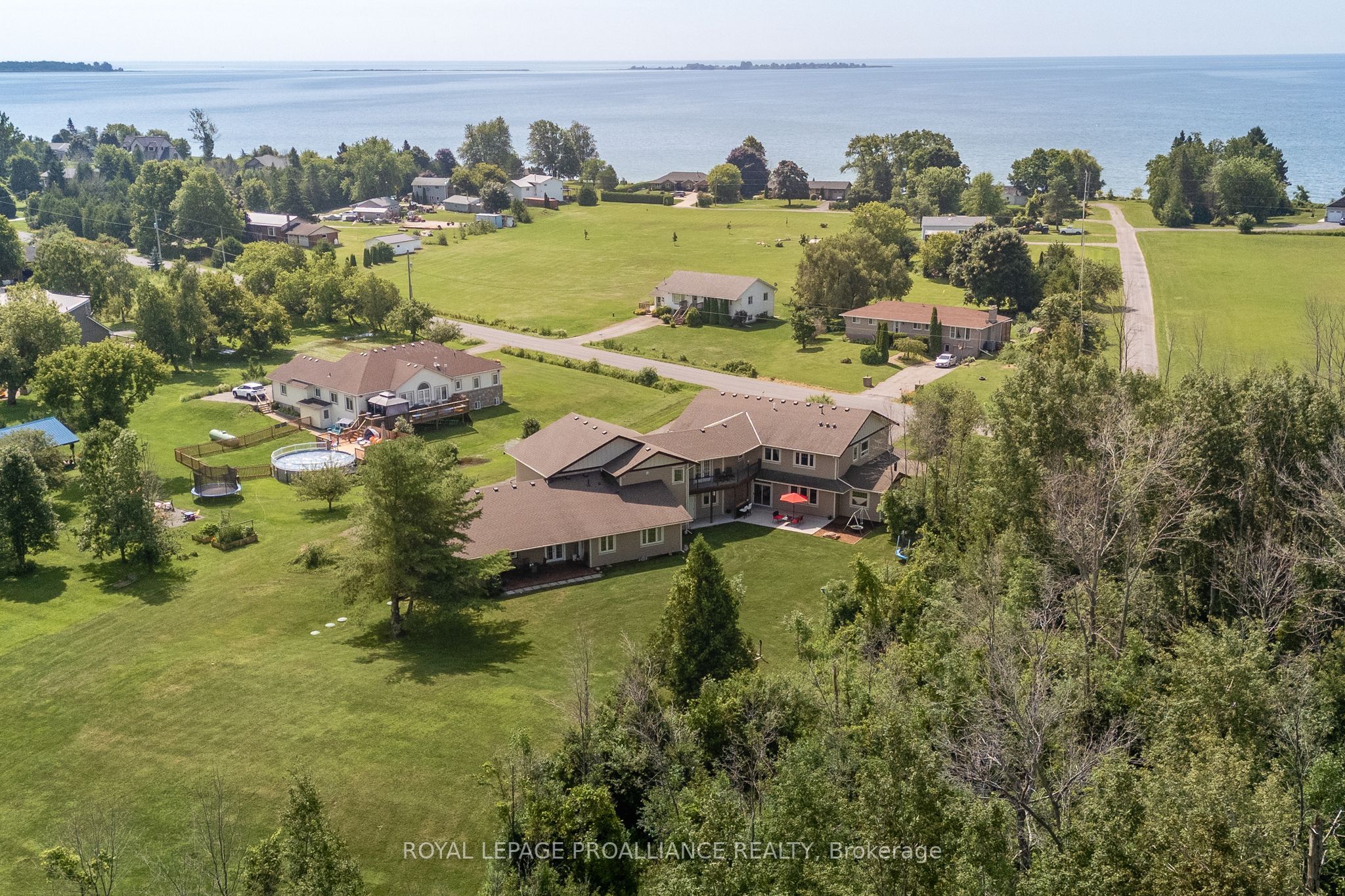 190 Lakeshore Road Property Photo