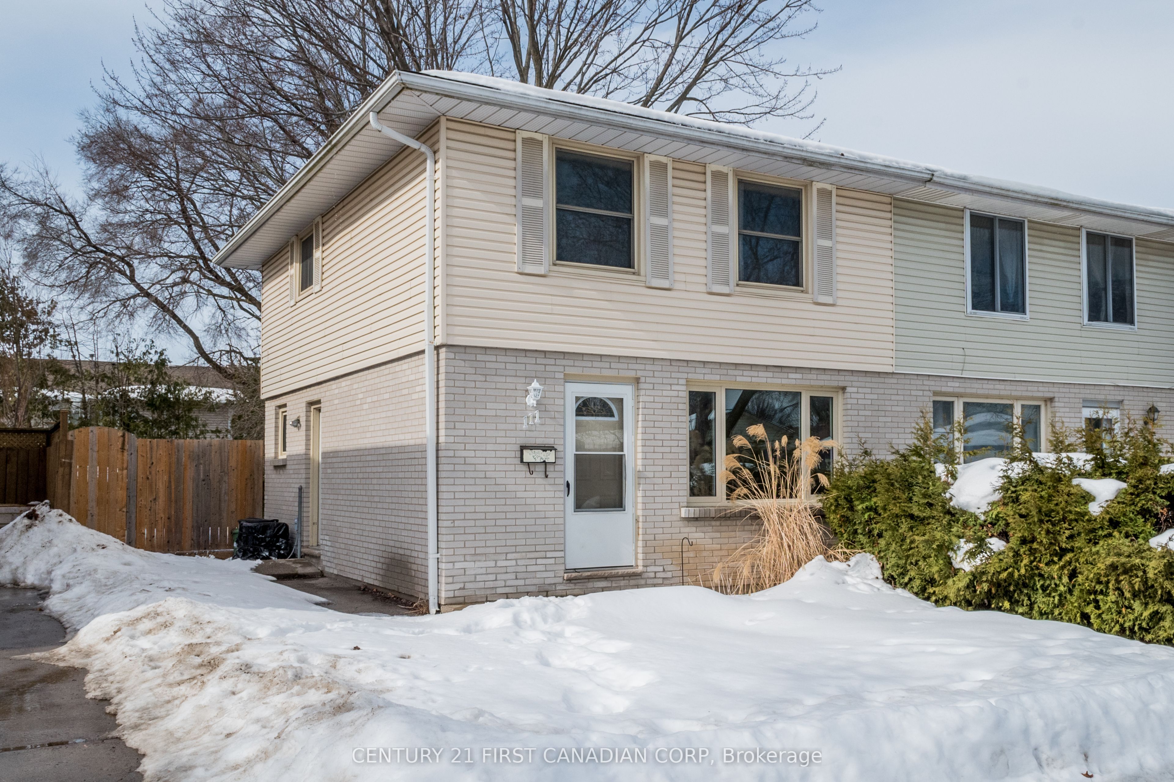 111 Woodrow Crescent Property Photo 1