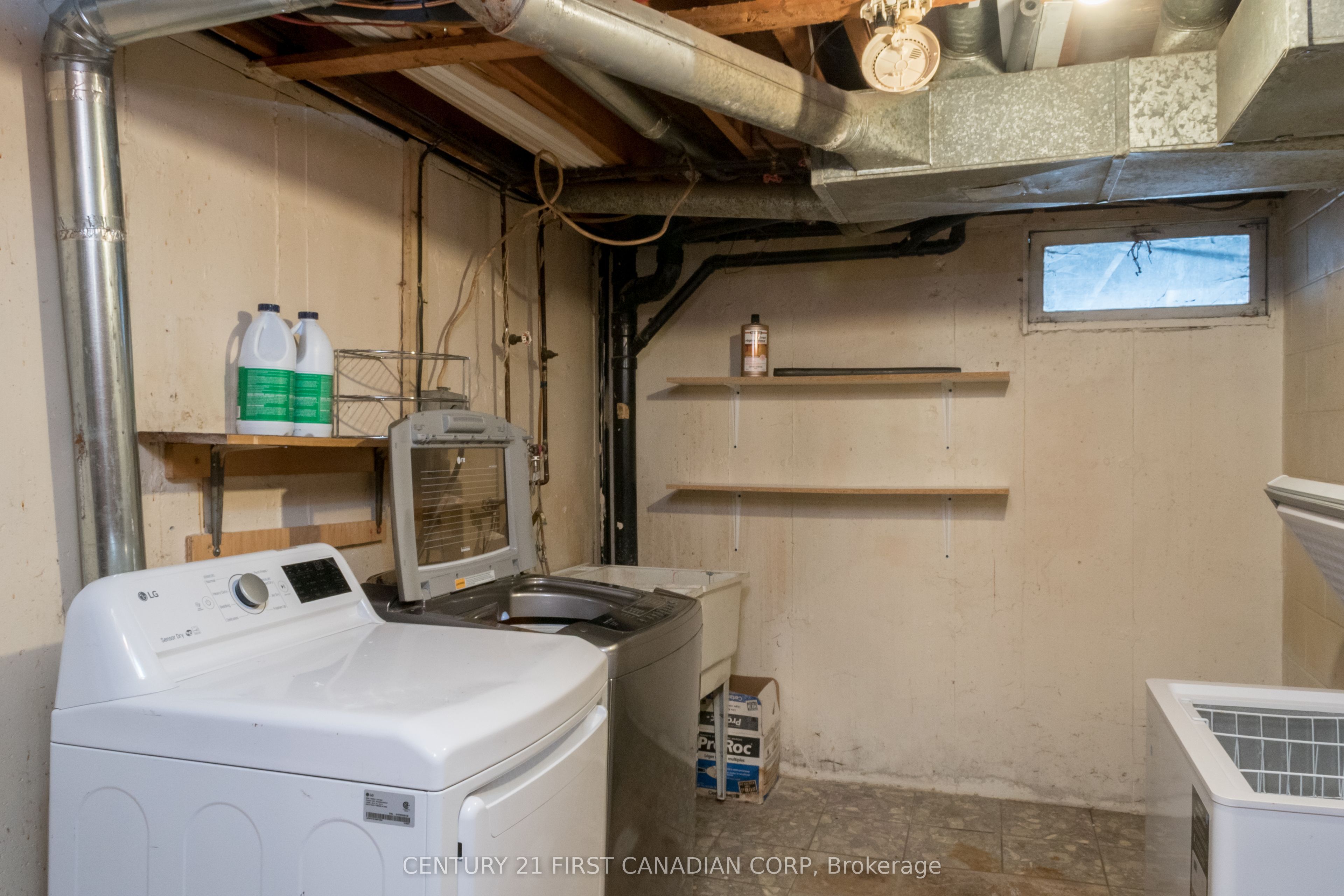 111 Woodrow Crescent Property Photo 36