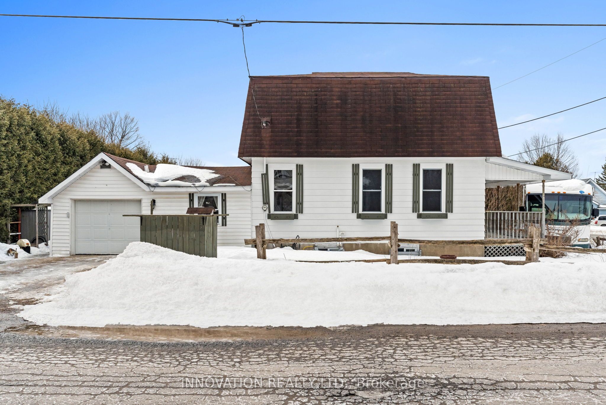100 Crossland Drive Property Photo