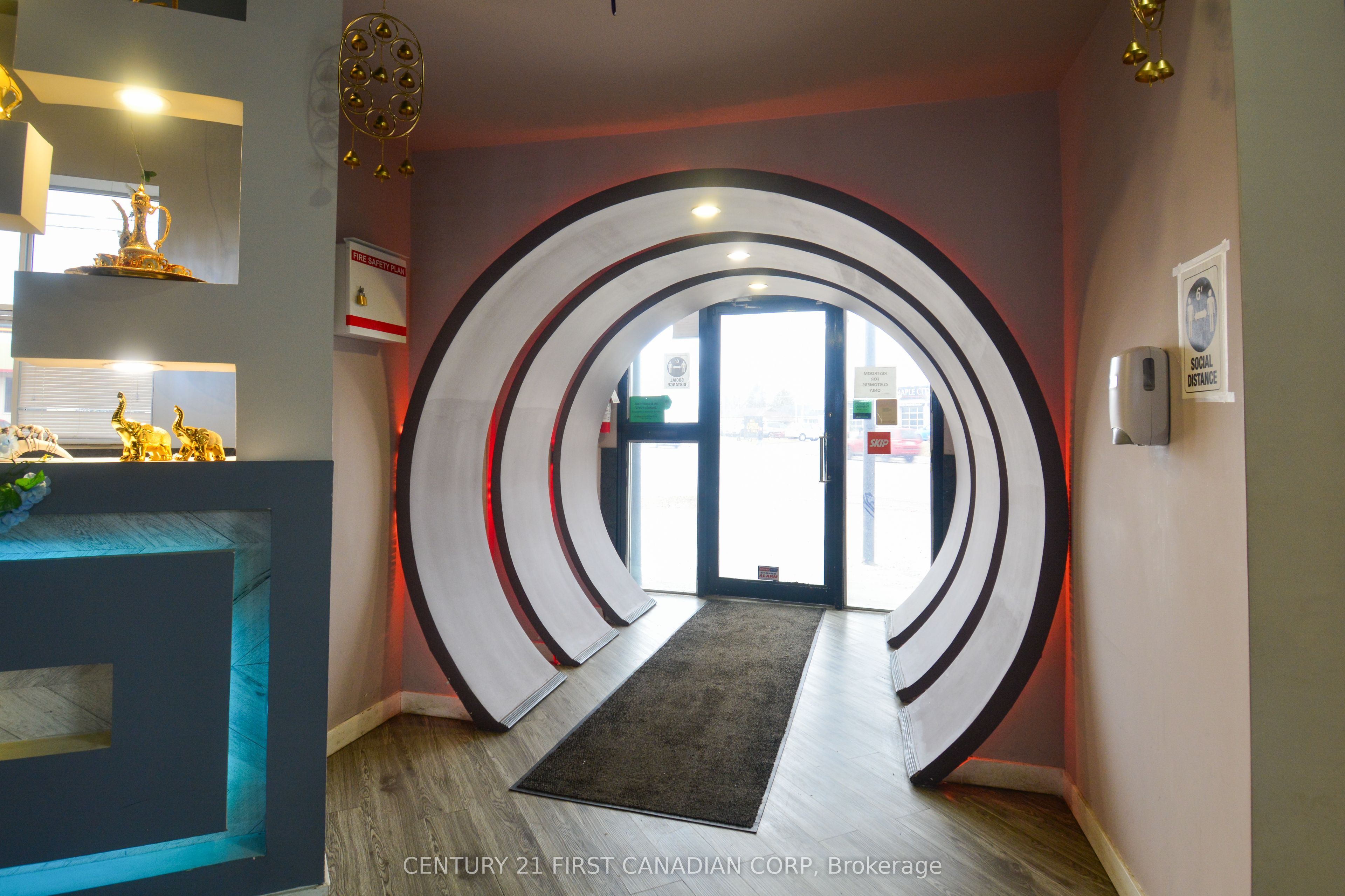 1682 Dundas Street Property Photo 4