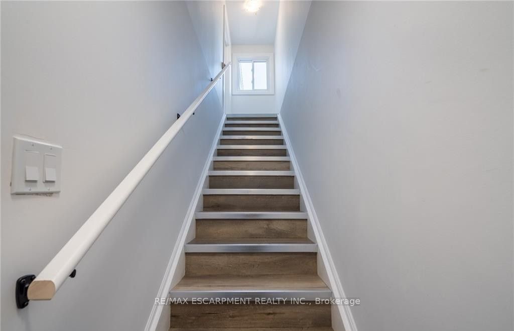 4289 Mountain Street Property Photo 5
