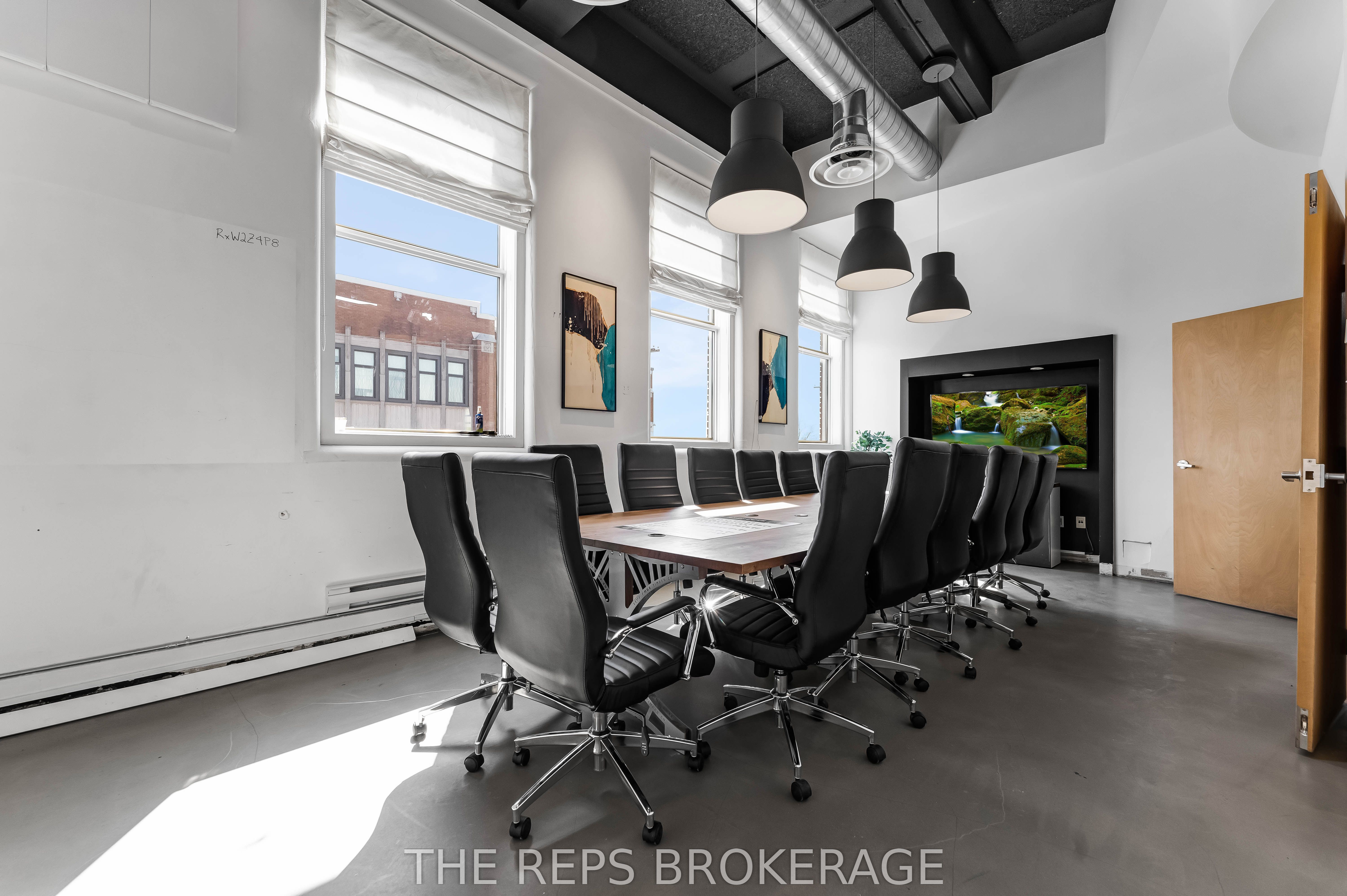 #upper Unit - 43 Eccles Street Property Photo 8