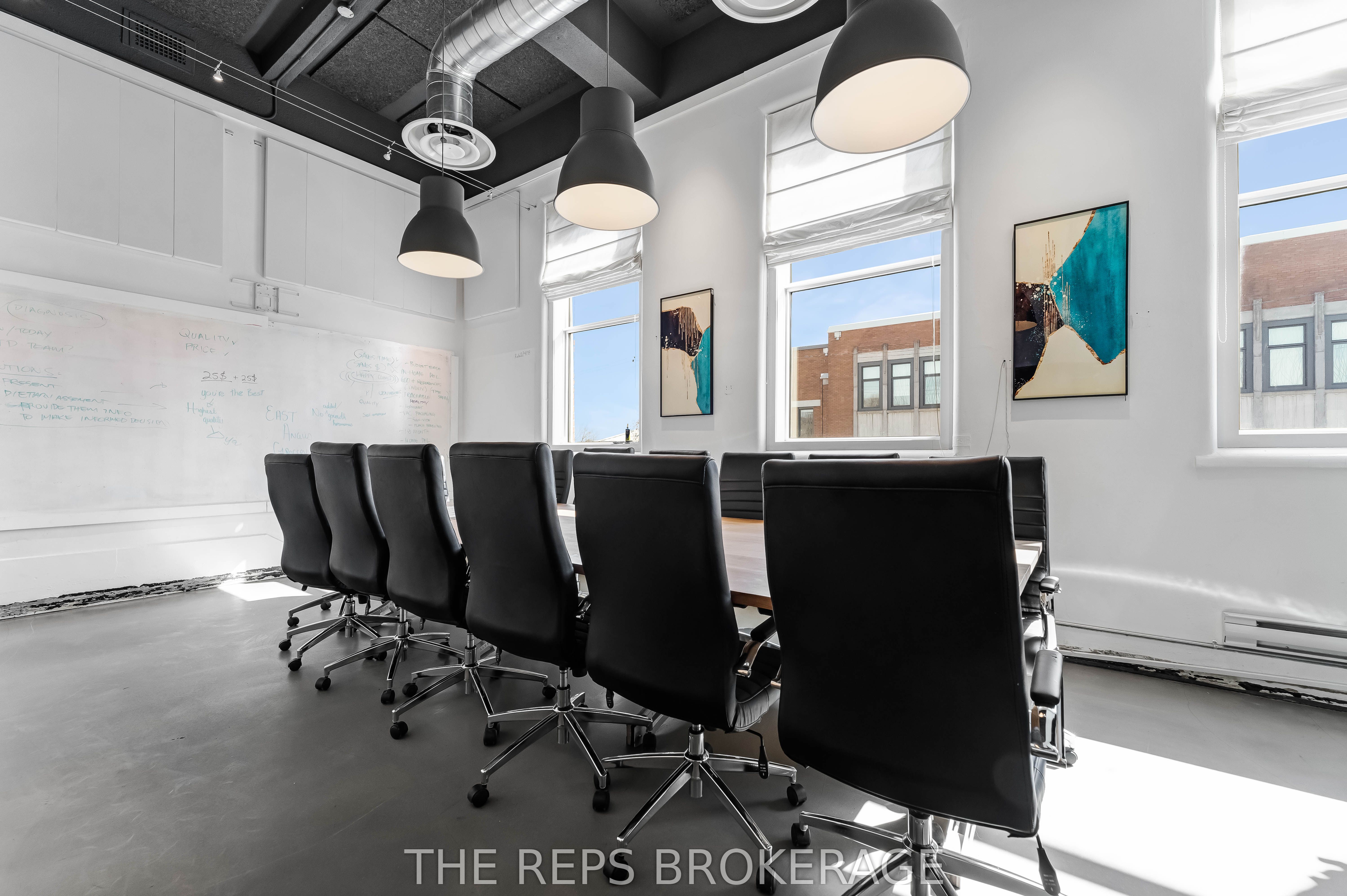 #upper Unit - 43 Eccles Street Property Photo 9