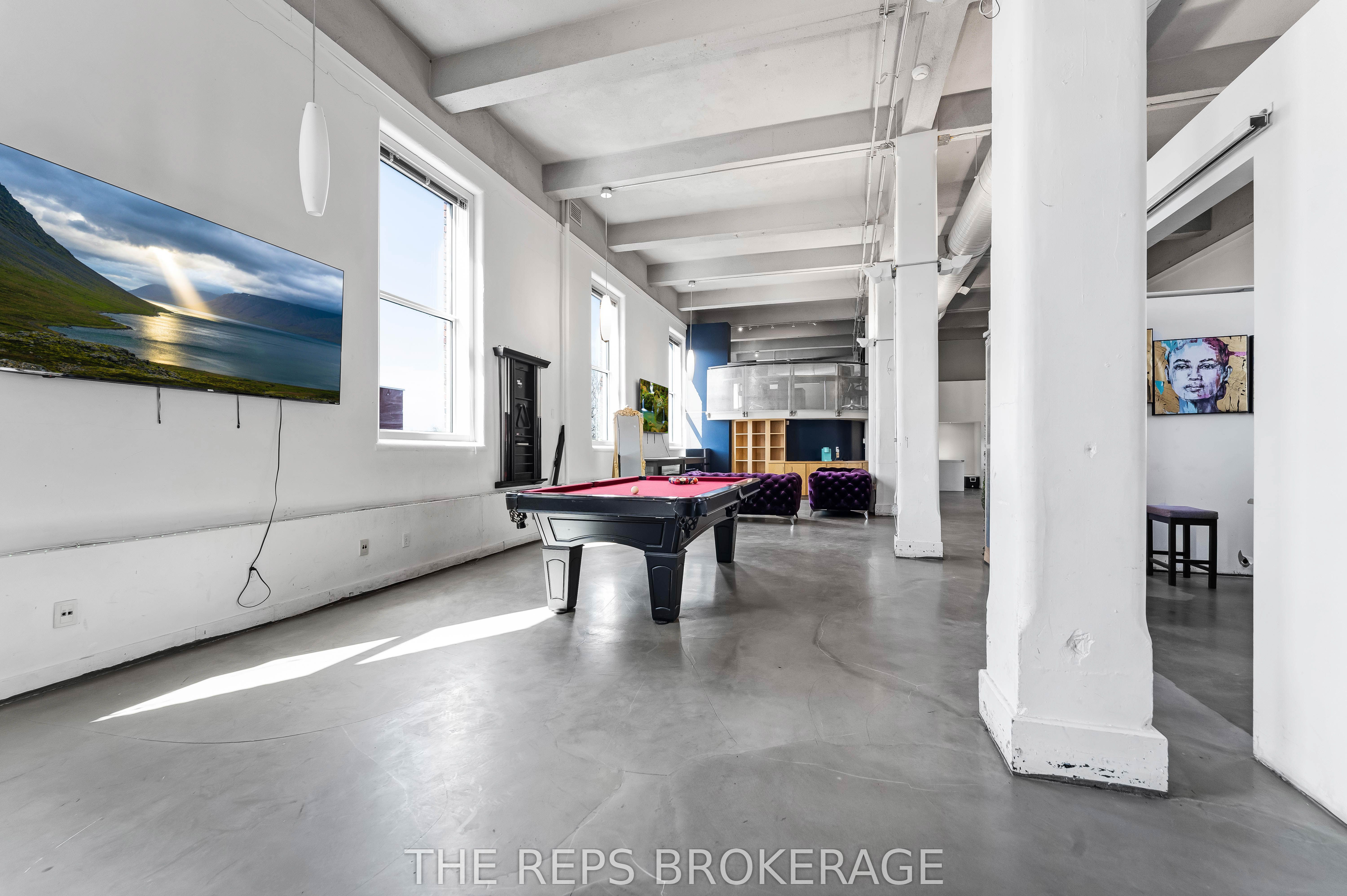 #upper Unit - 43 Eccles Street Property Photo 17