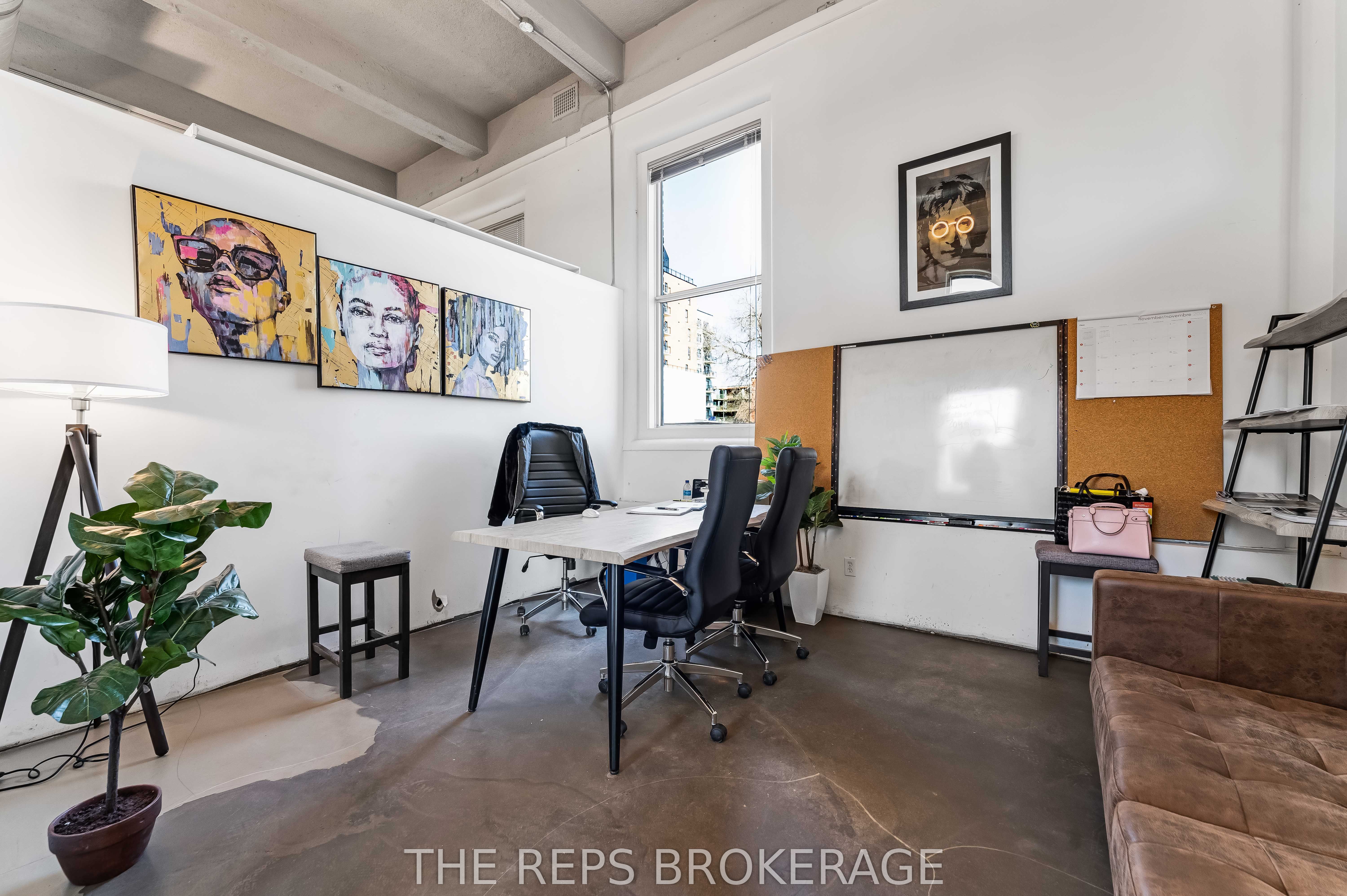 #upper Unit - 43 Eccles Street Property Photo 20