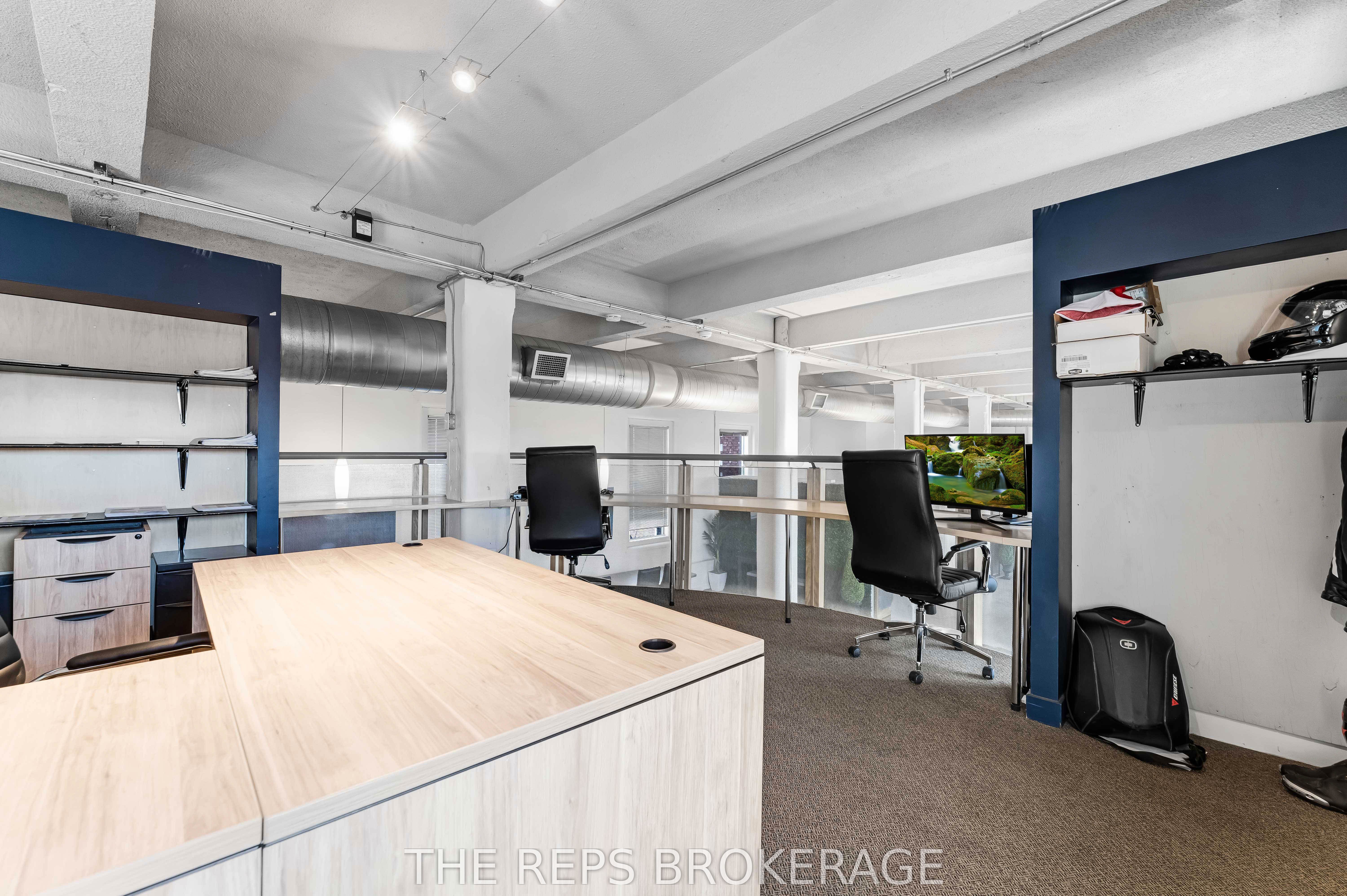#upper Unit - 43 Eccles Street Property Photo 23