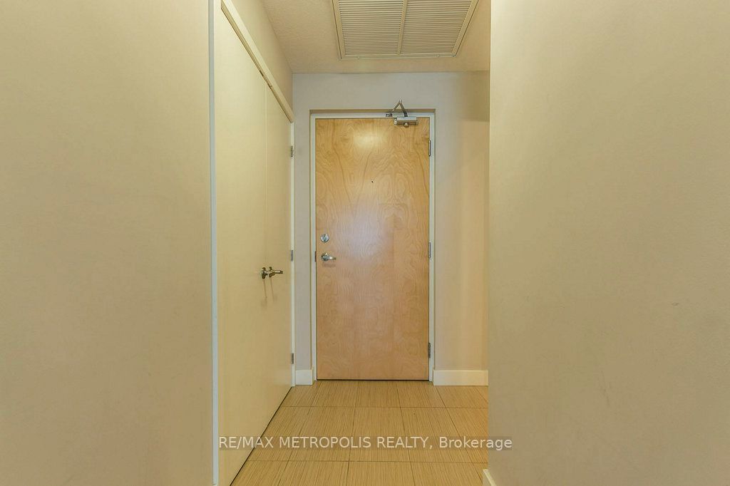 188 King Street S 402 Property Photo 4
