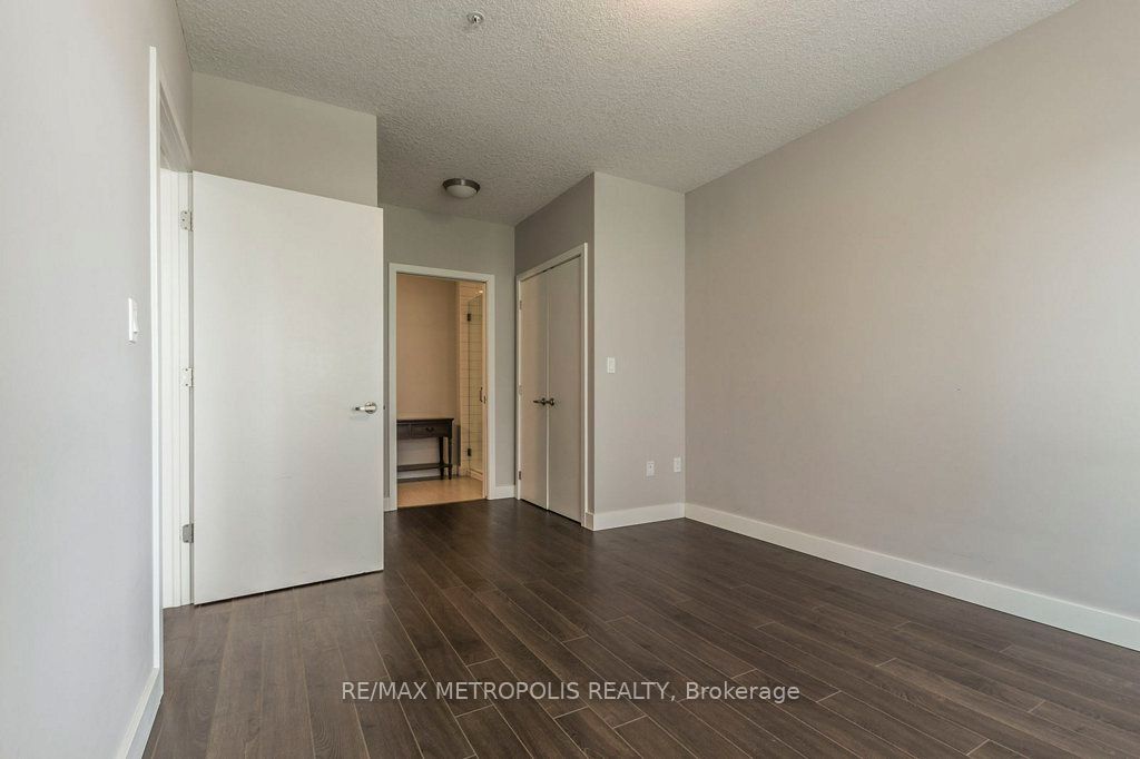 188 King Street S 402 Property Photo 11