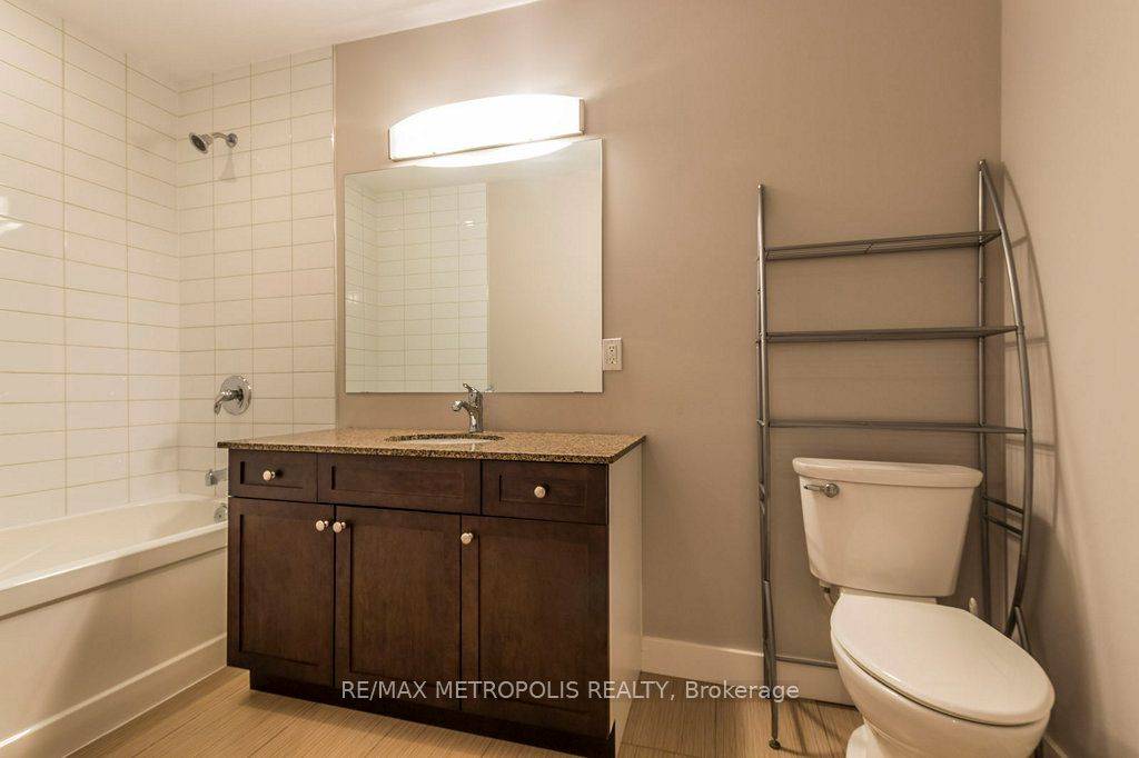 188 King Street S 402 Property Photo 14