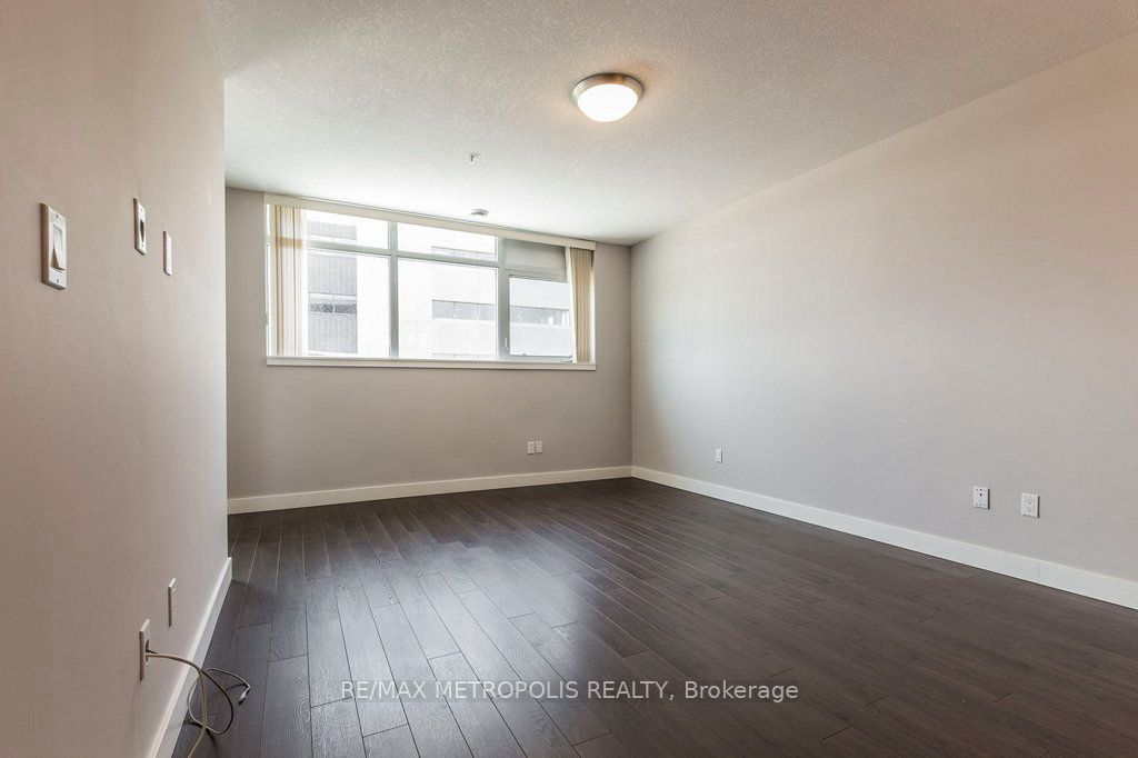 188 King Street S 402 Property Photo 15