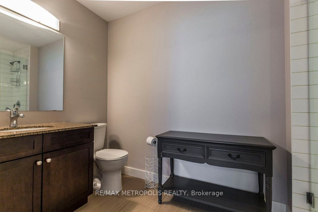 188 King Street S 402 Property Photo 16