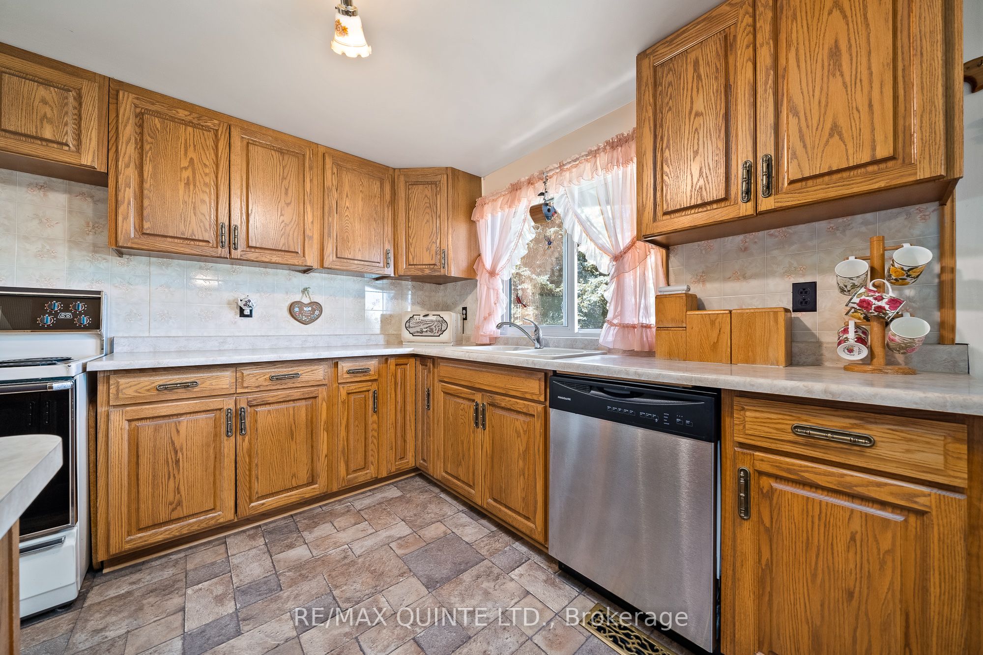 257 Elmbrook Road Property Photo 5