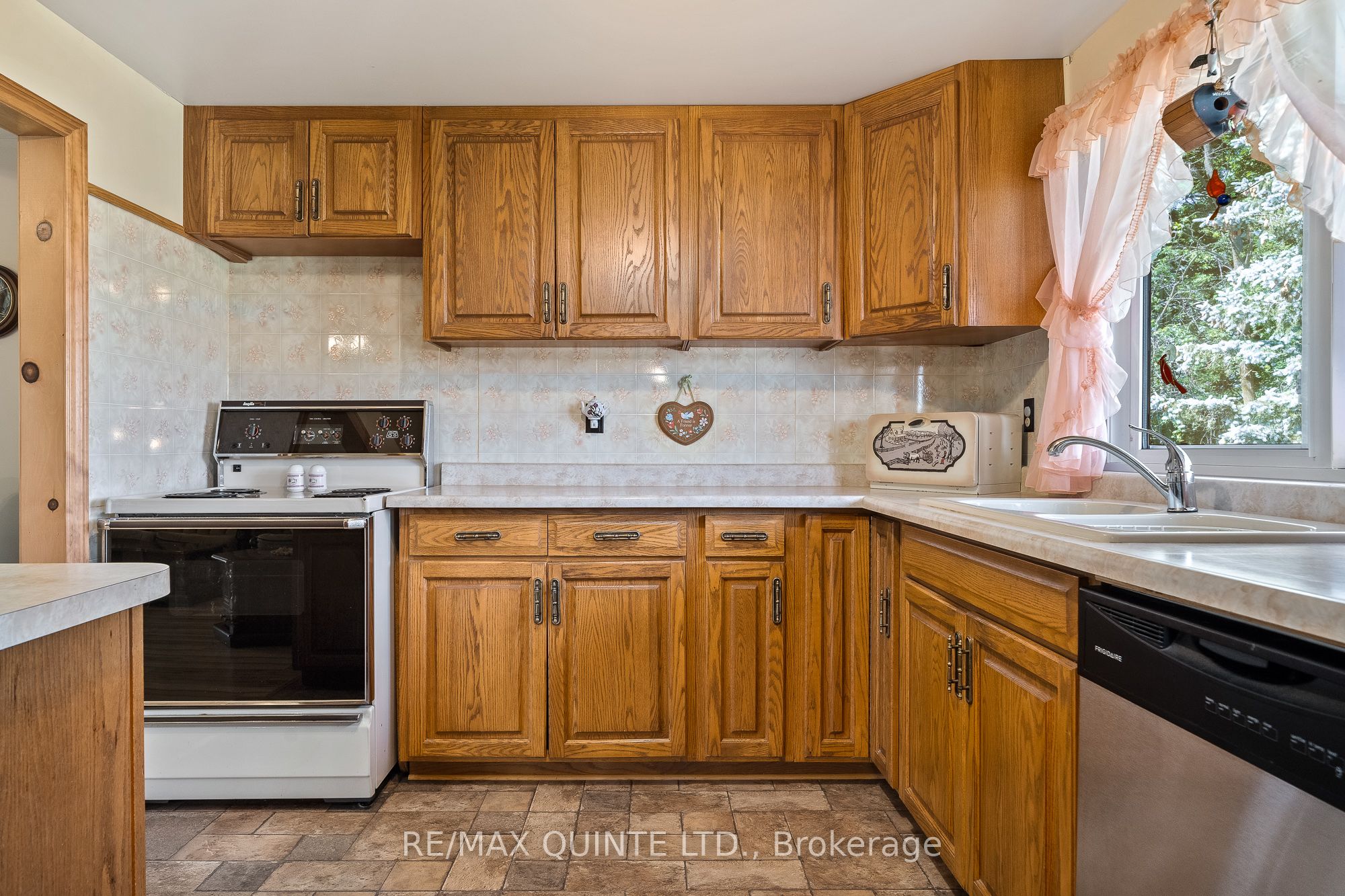 257 Elmbrook Road Property Photo 6