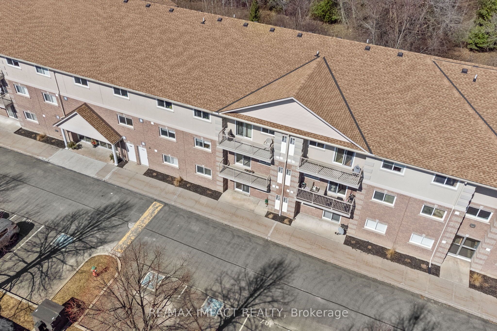 841 Battell Street 203 Property Photo 2