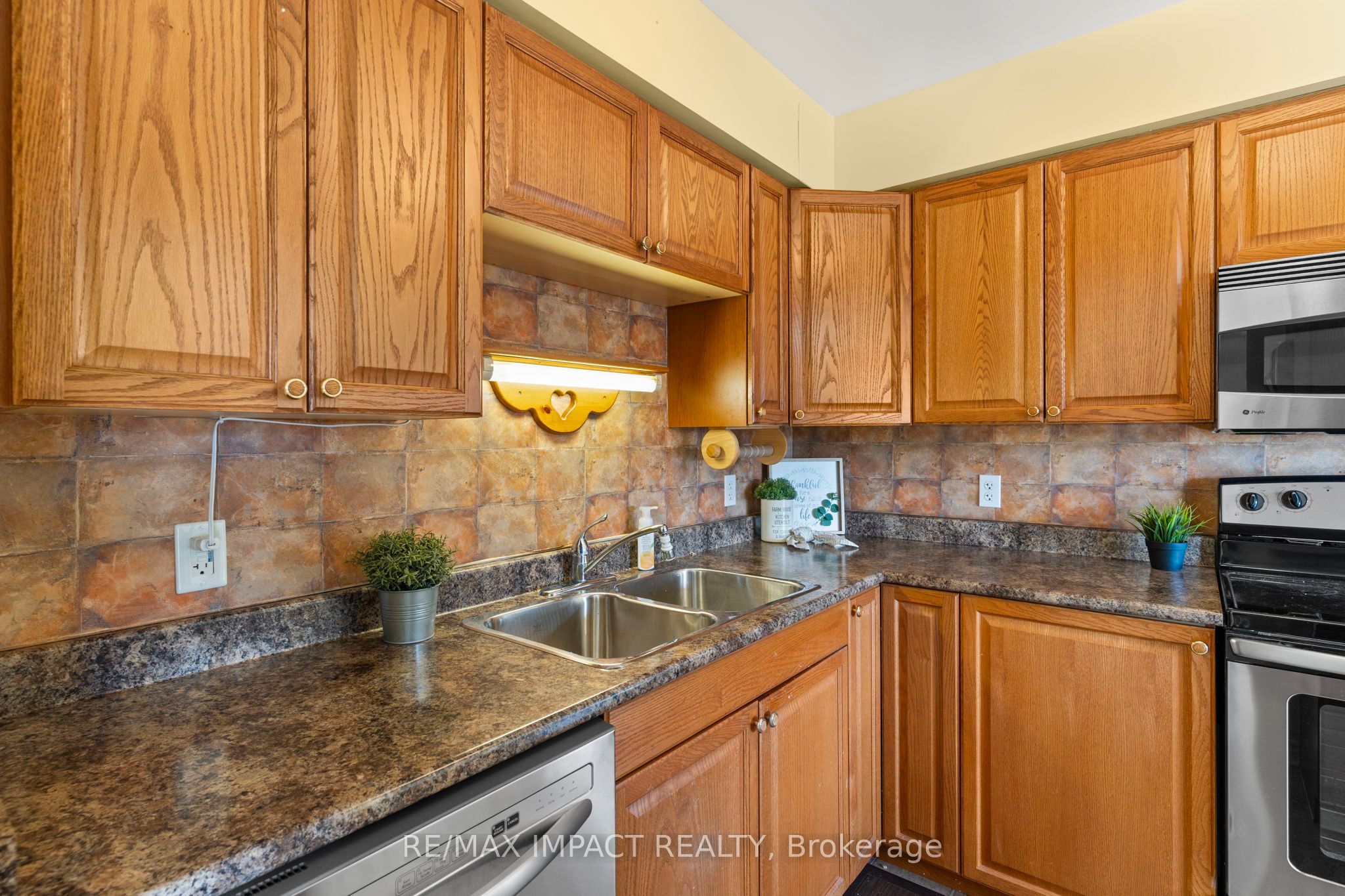 841 Battell Street 203 Property Photo 15