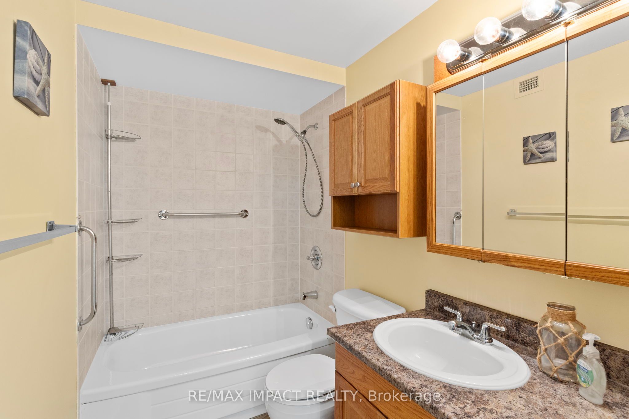 841 Battell Street 203 Property Photo 22
