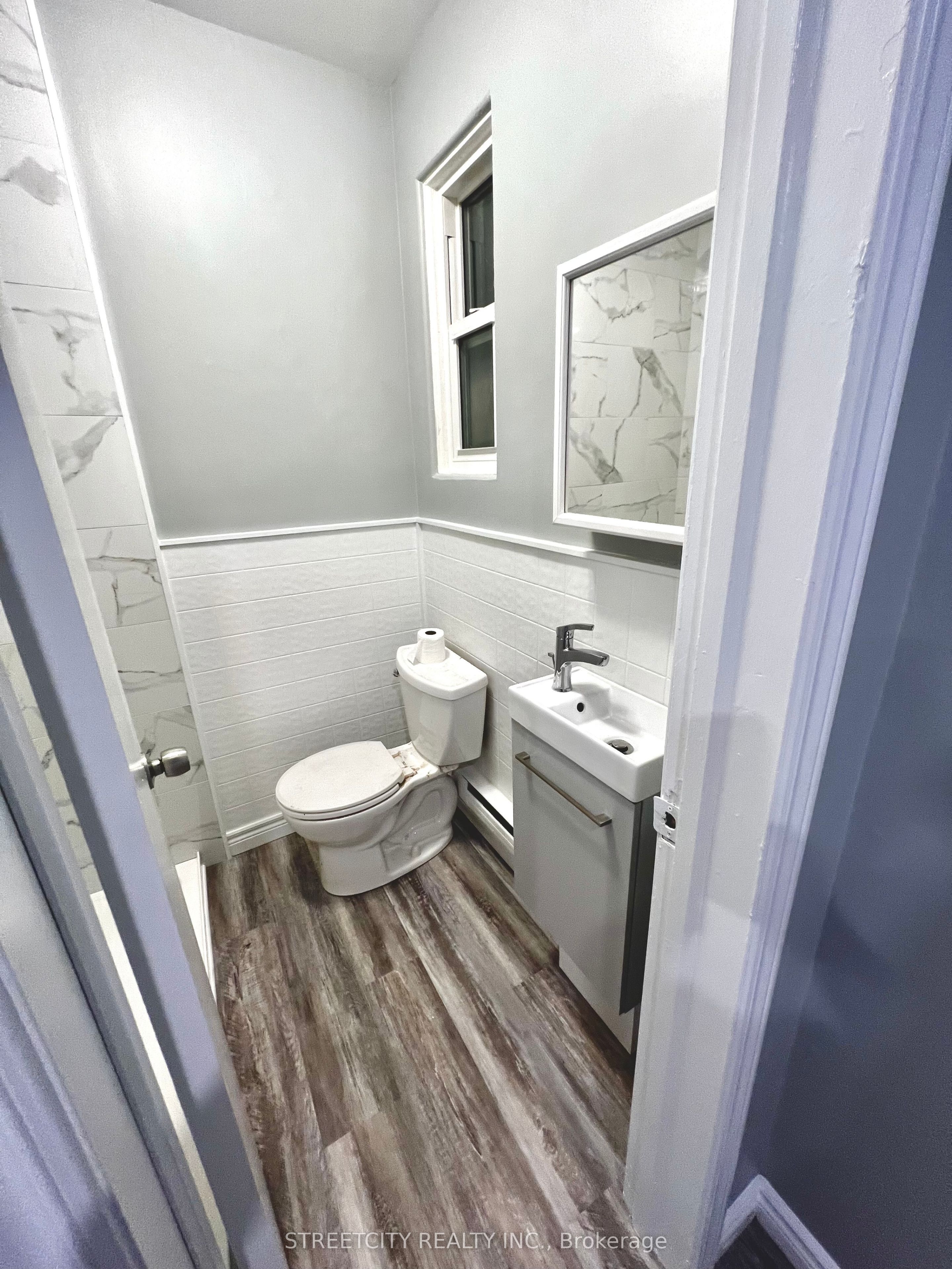 1812 Longwoods Road Property Photo 9