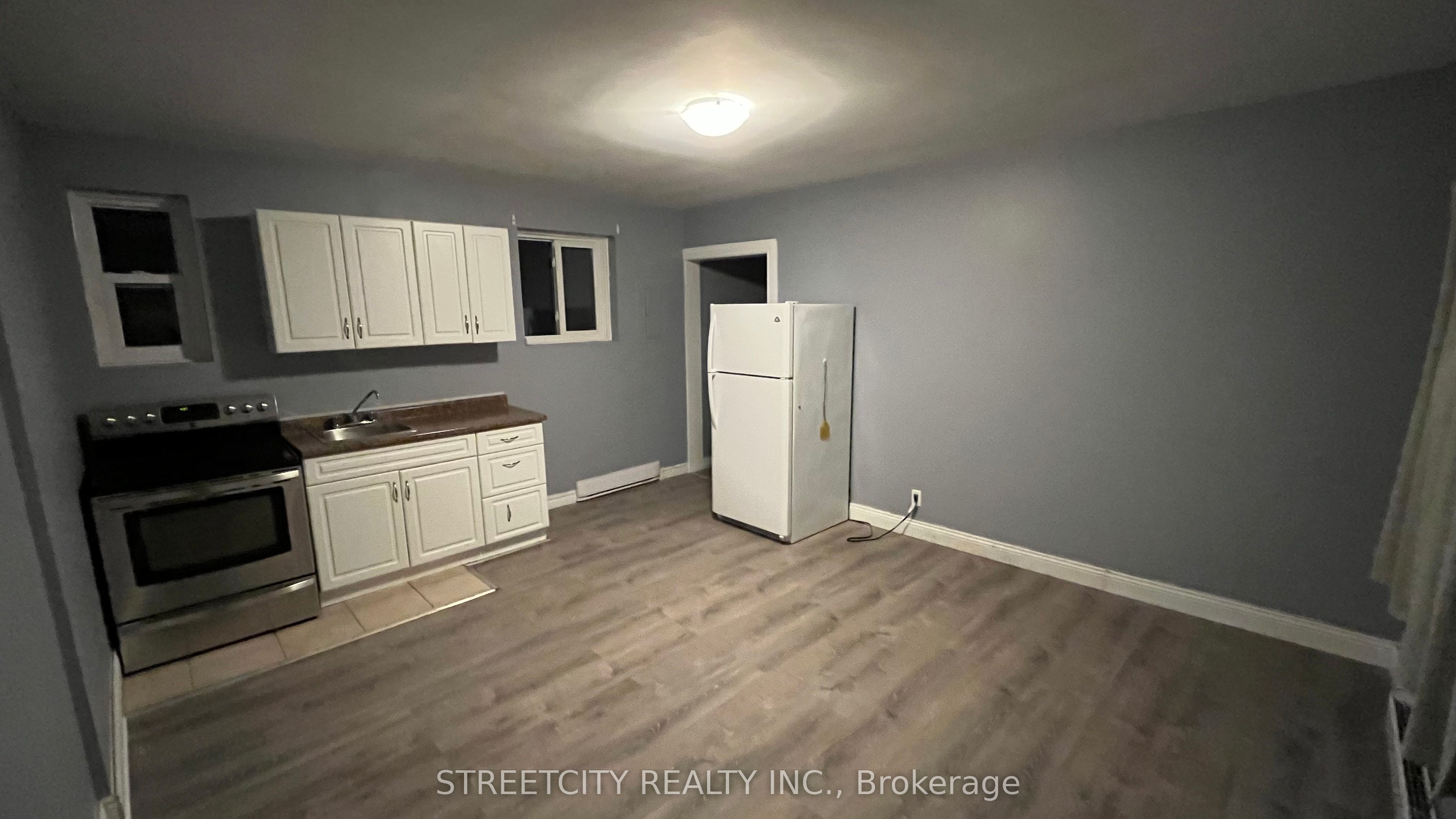 1812 Longwoods Road Property Photo 11