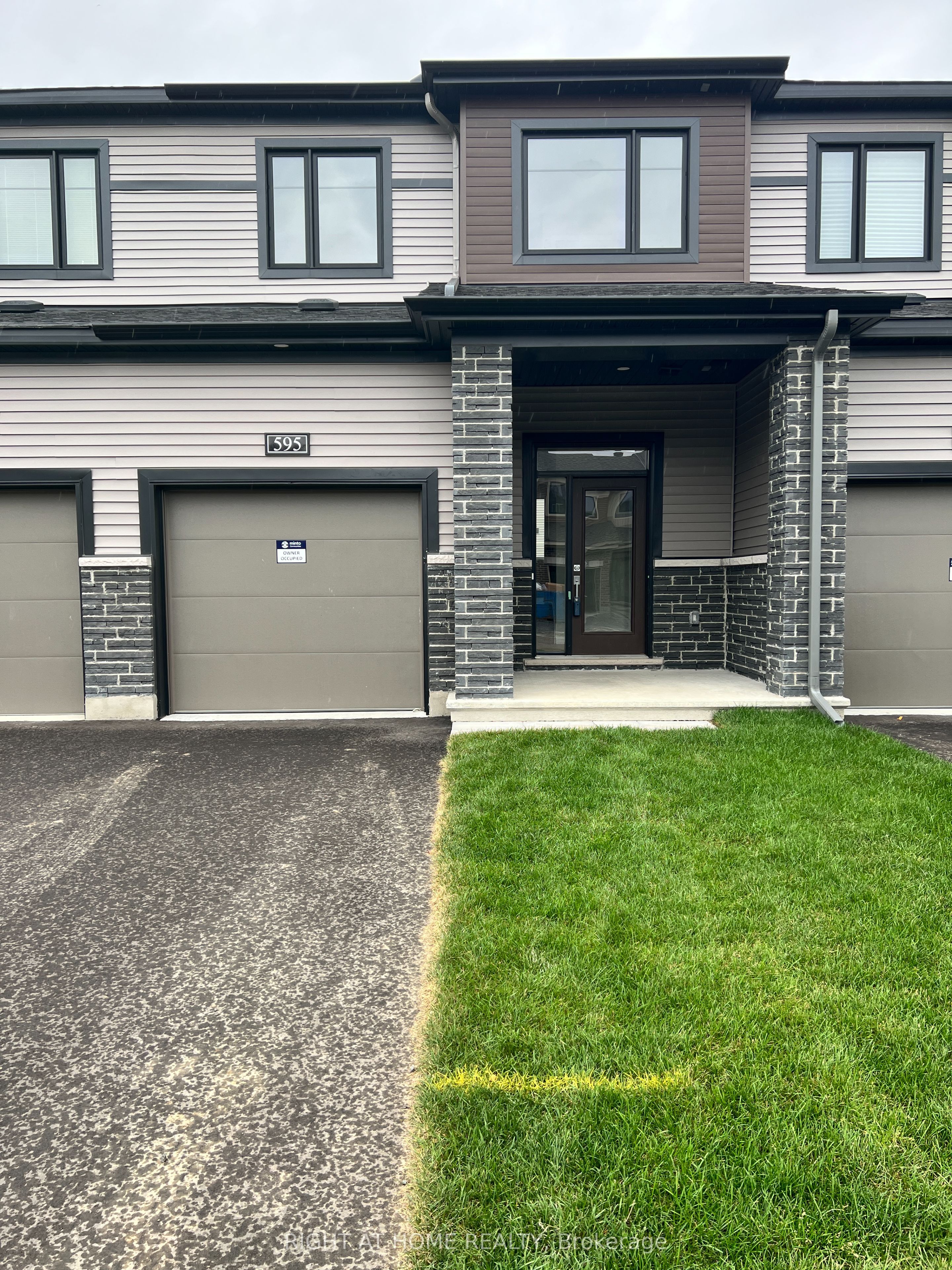 595 Lilith Street Property Photo 1