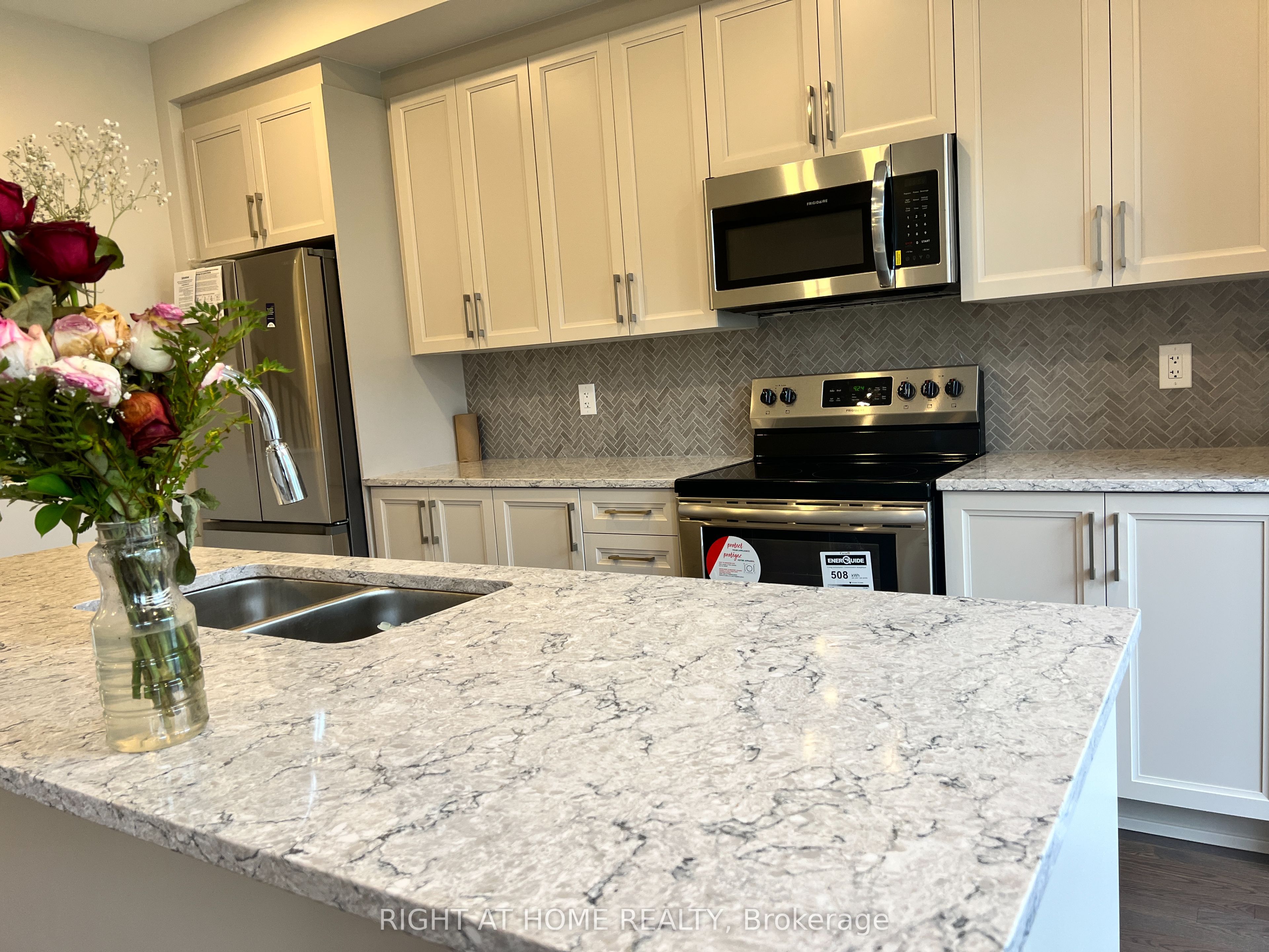 595 Lilith Street Property Photo 13