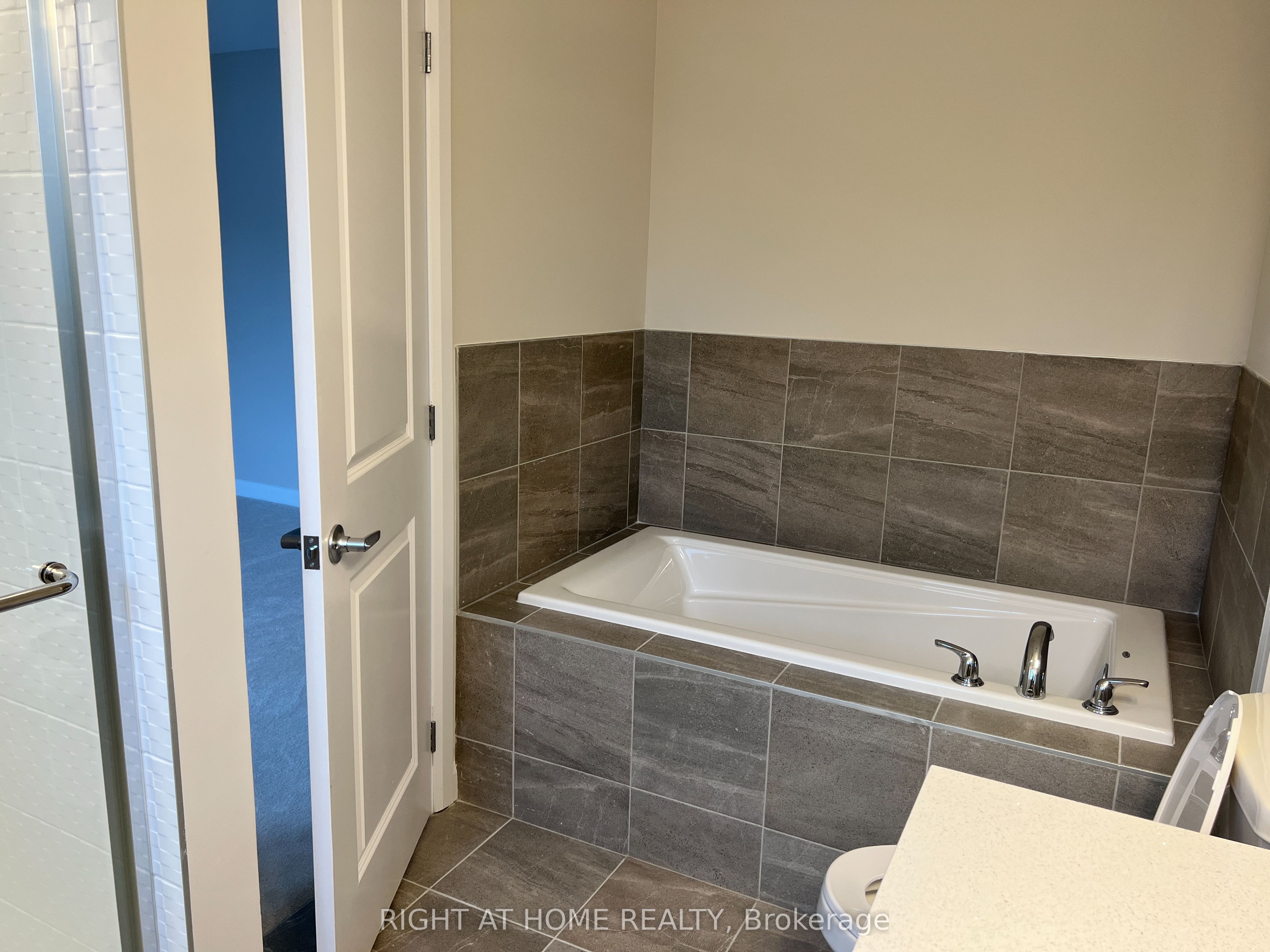595 Lilith Street Property Photo 22