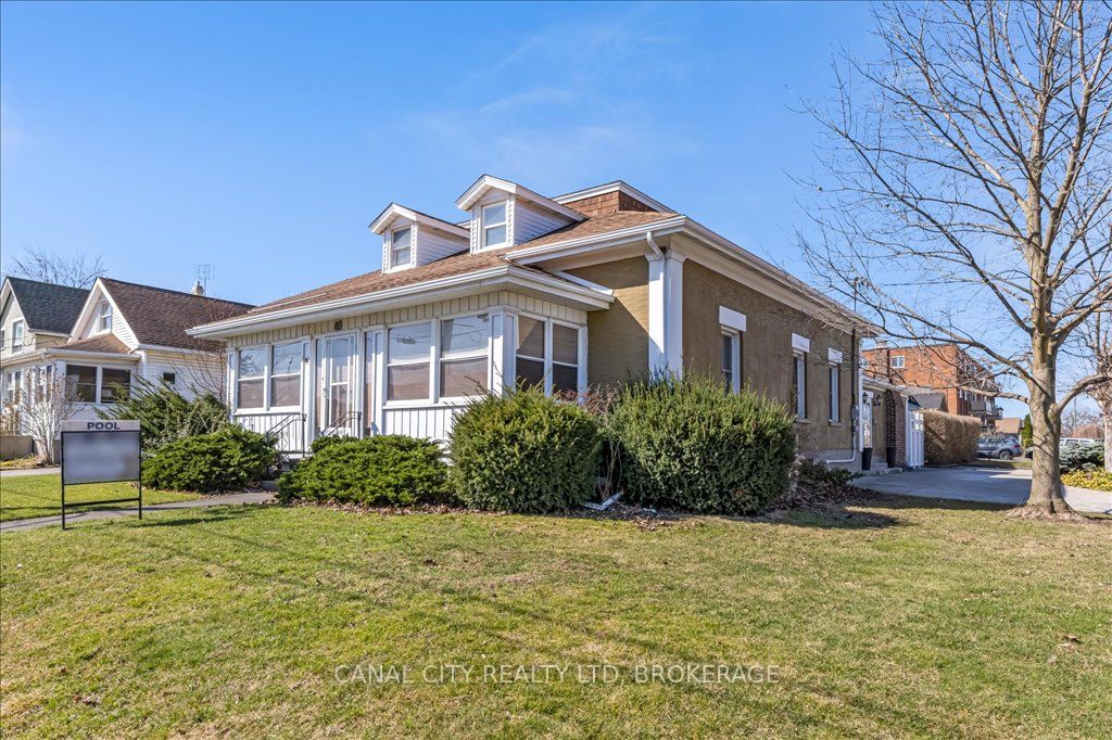 49 Pine Street S Property Photo 1