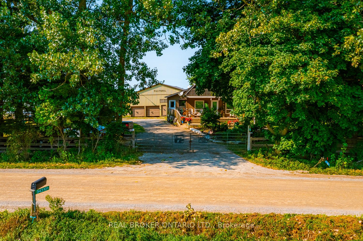 343101 15 Side Road Property Photo 3