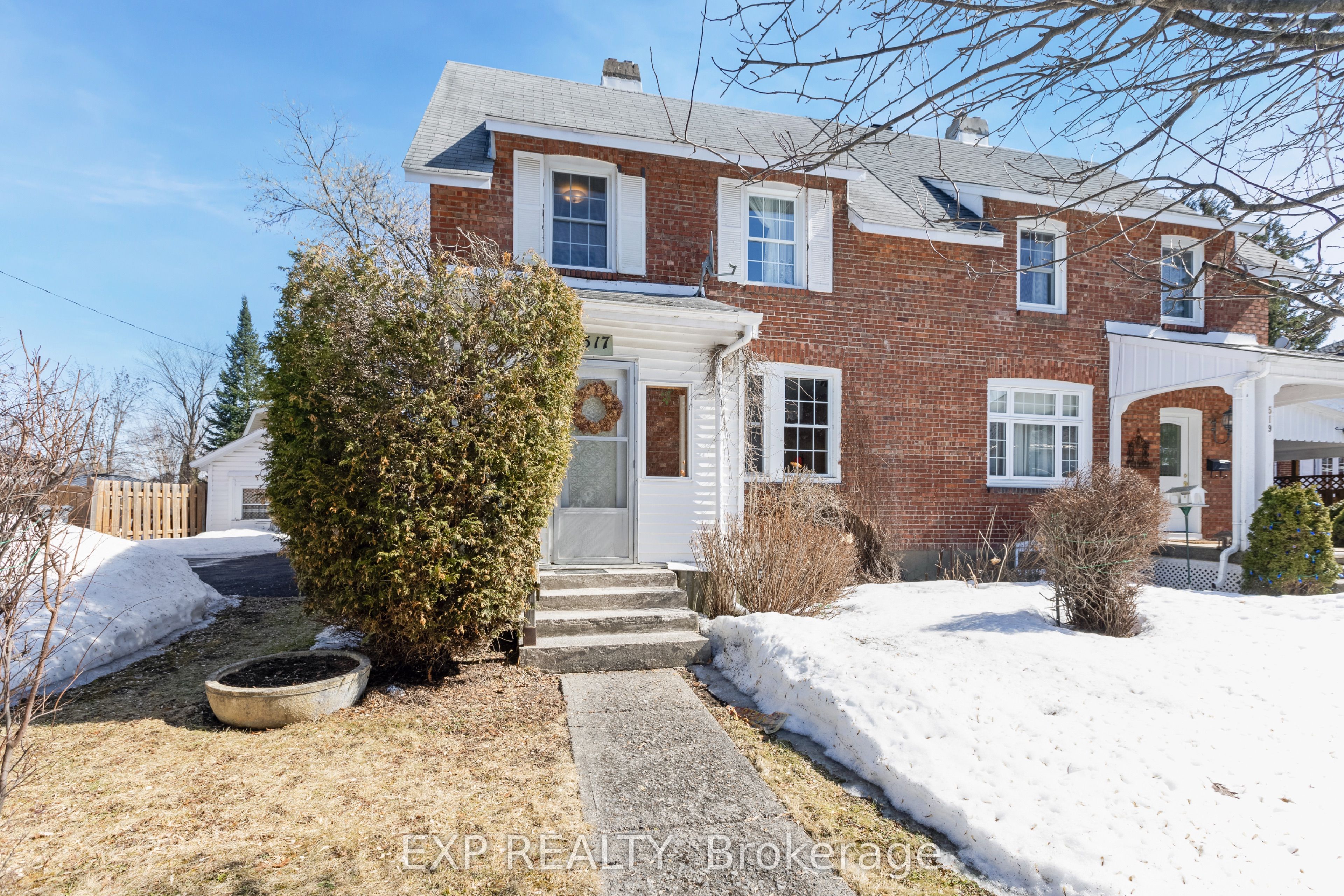 517 Smerdon Street Property Photo