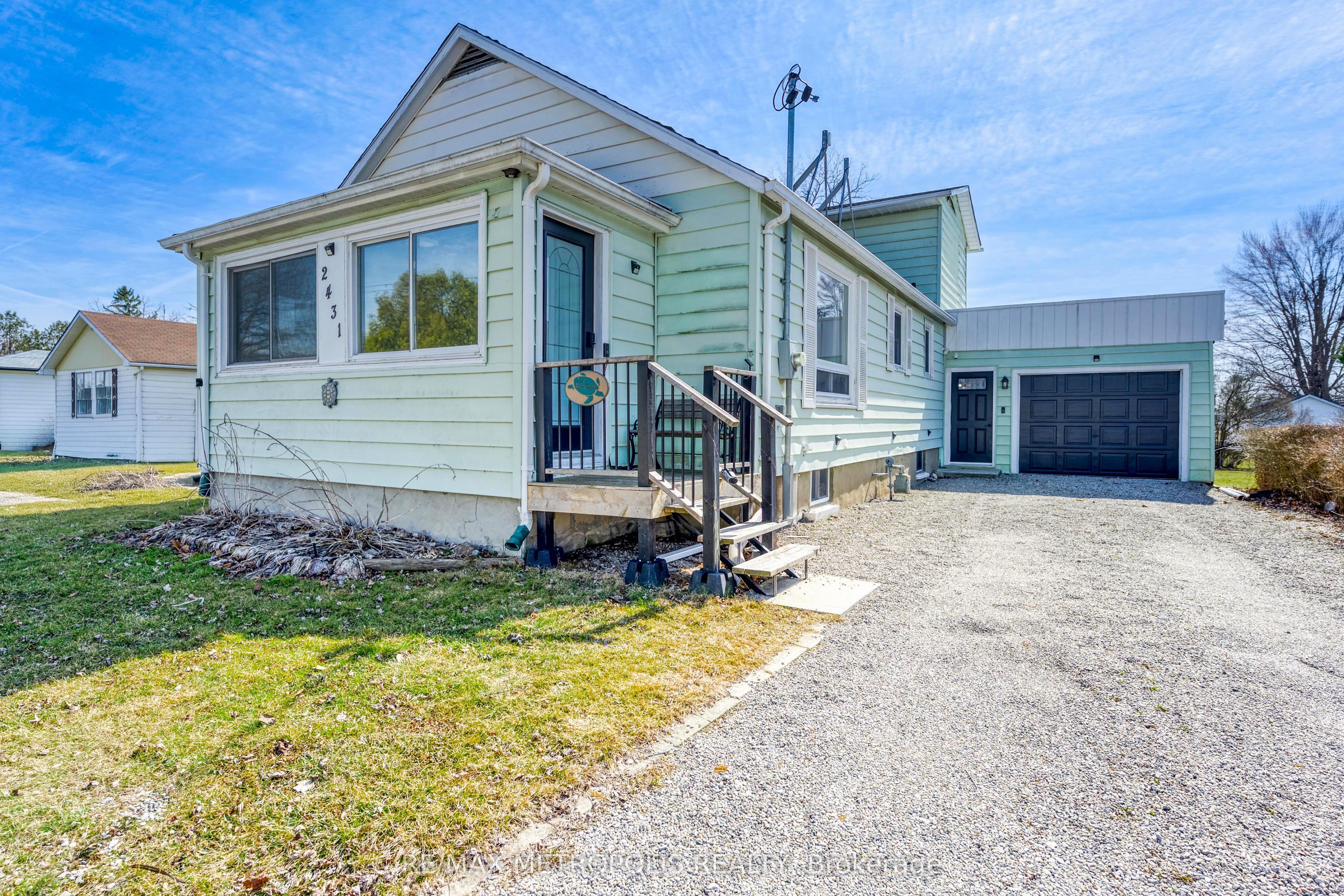 2431 Boswell Street Property Photo