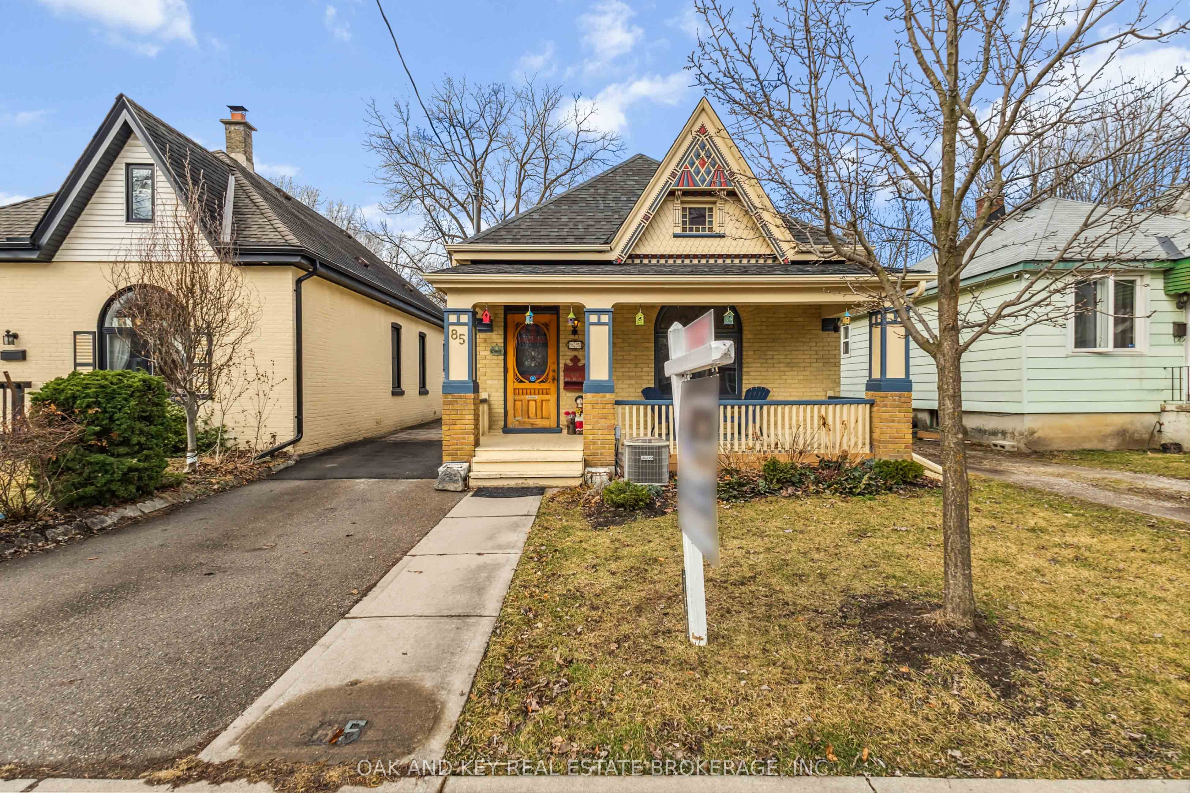 85 Oak Street Property Photo