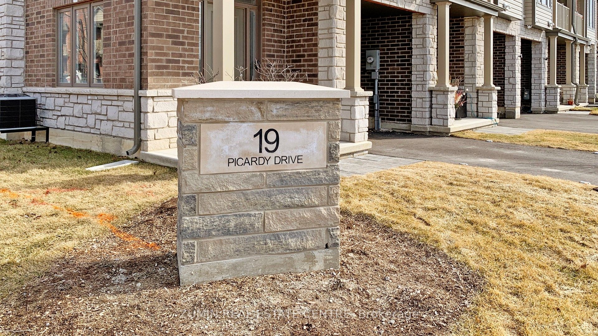 13 Picardy Drive Property Photo 2