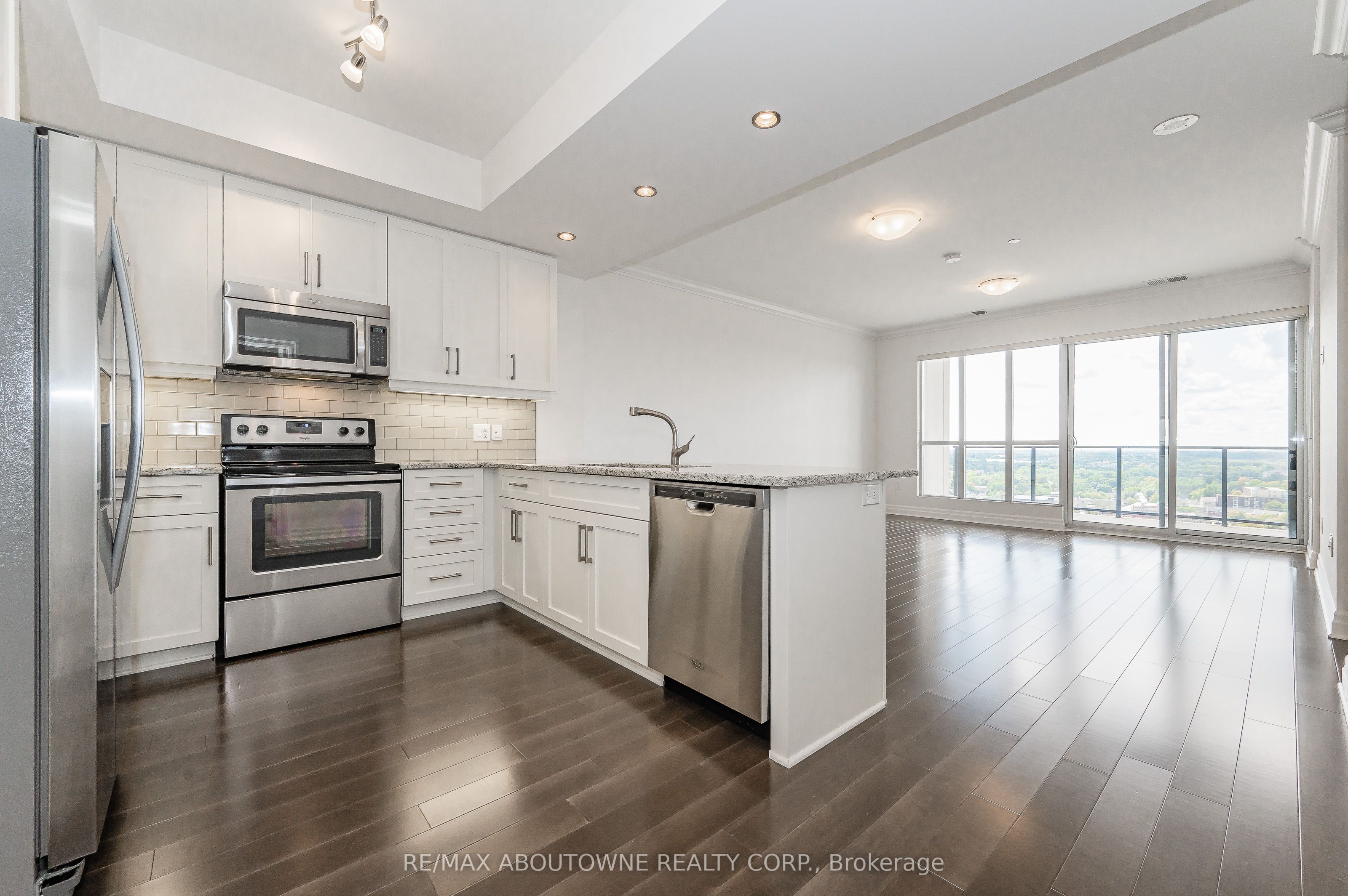 160 Macdonell St Property Photo