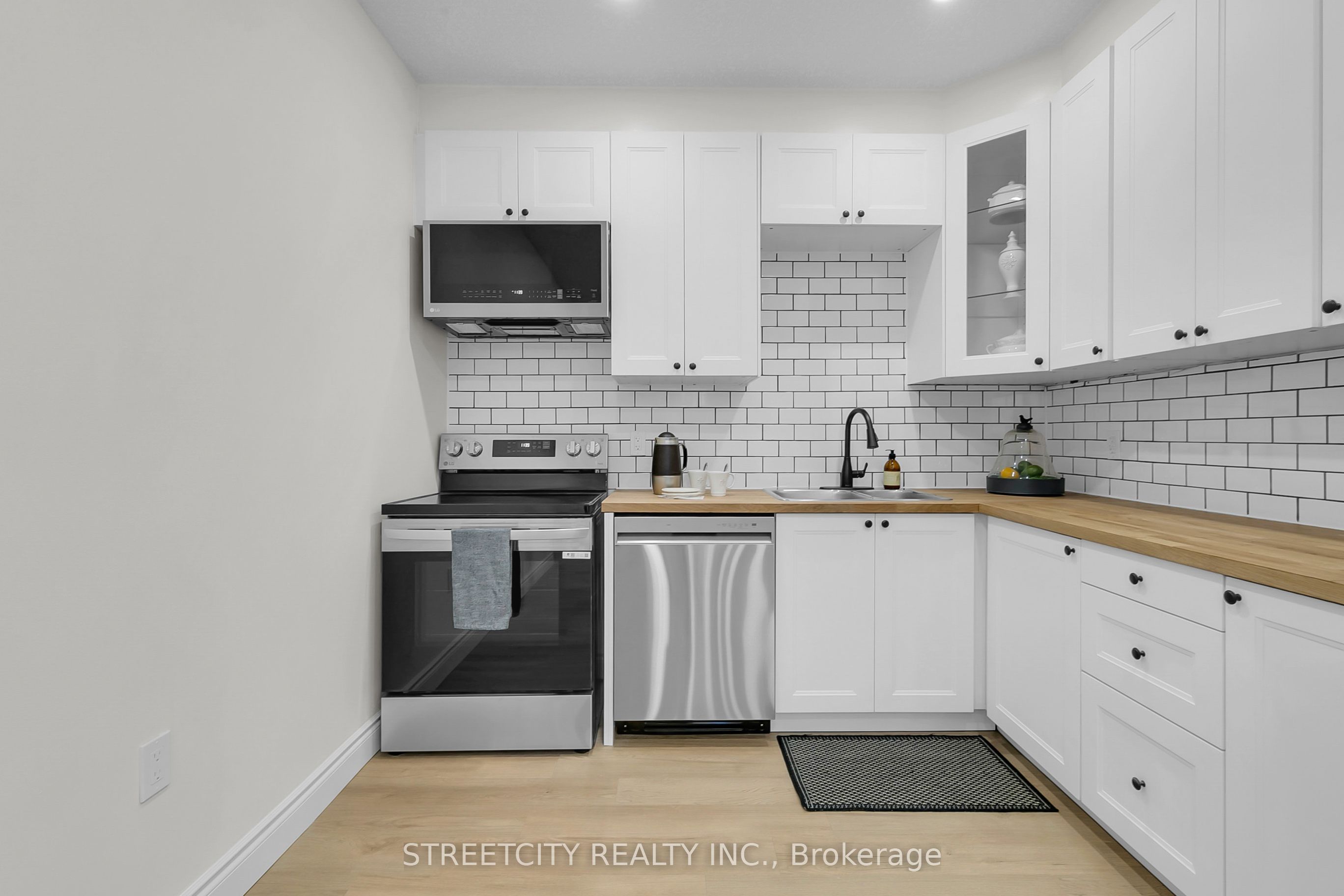 120 Bridge Street Property Photo 8
