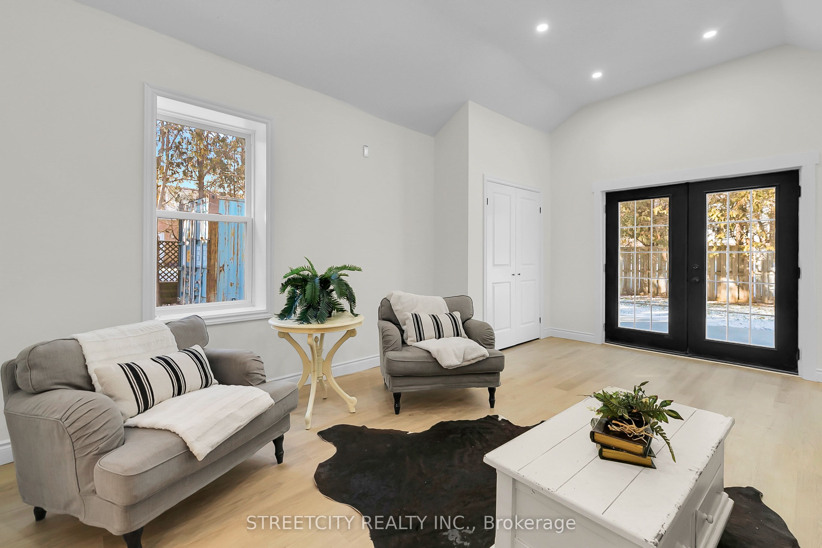 120 Bridge Street Property Photo 13
