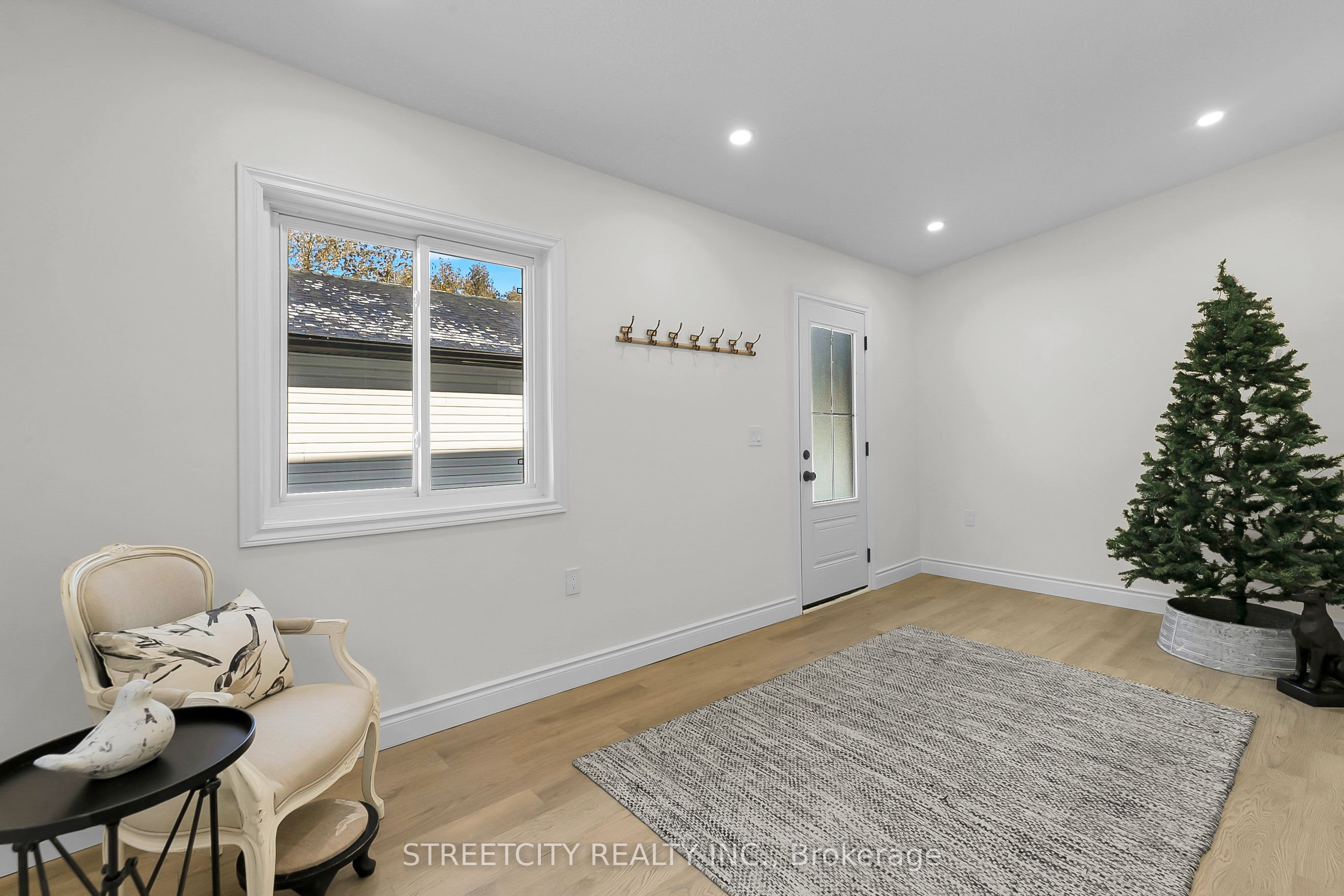 120 Bridge Street Property Photo 17