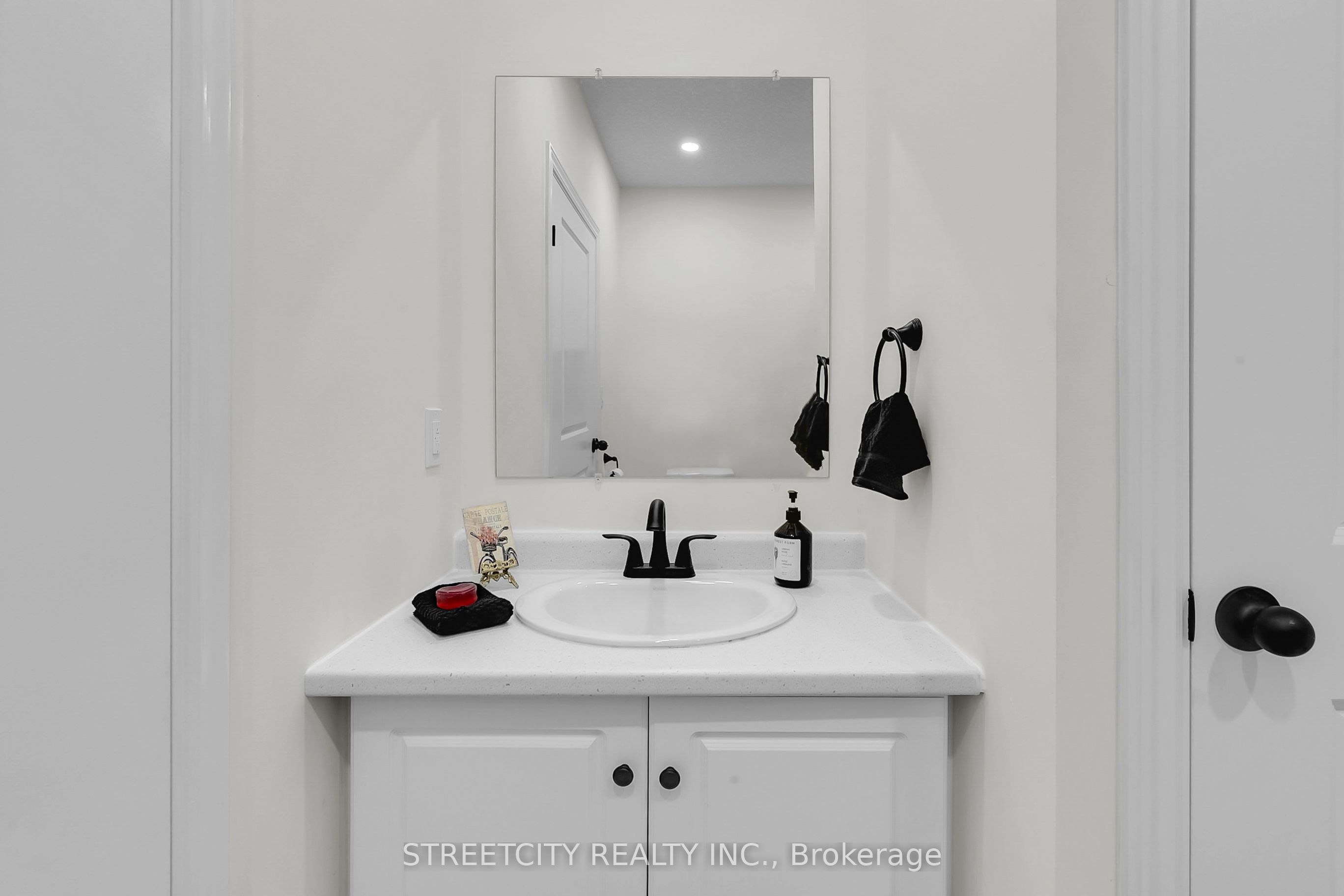 120 Bridge Street Property Photo 21