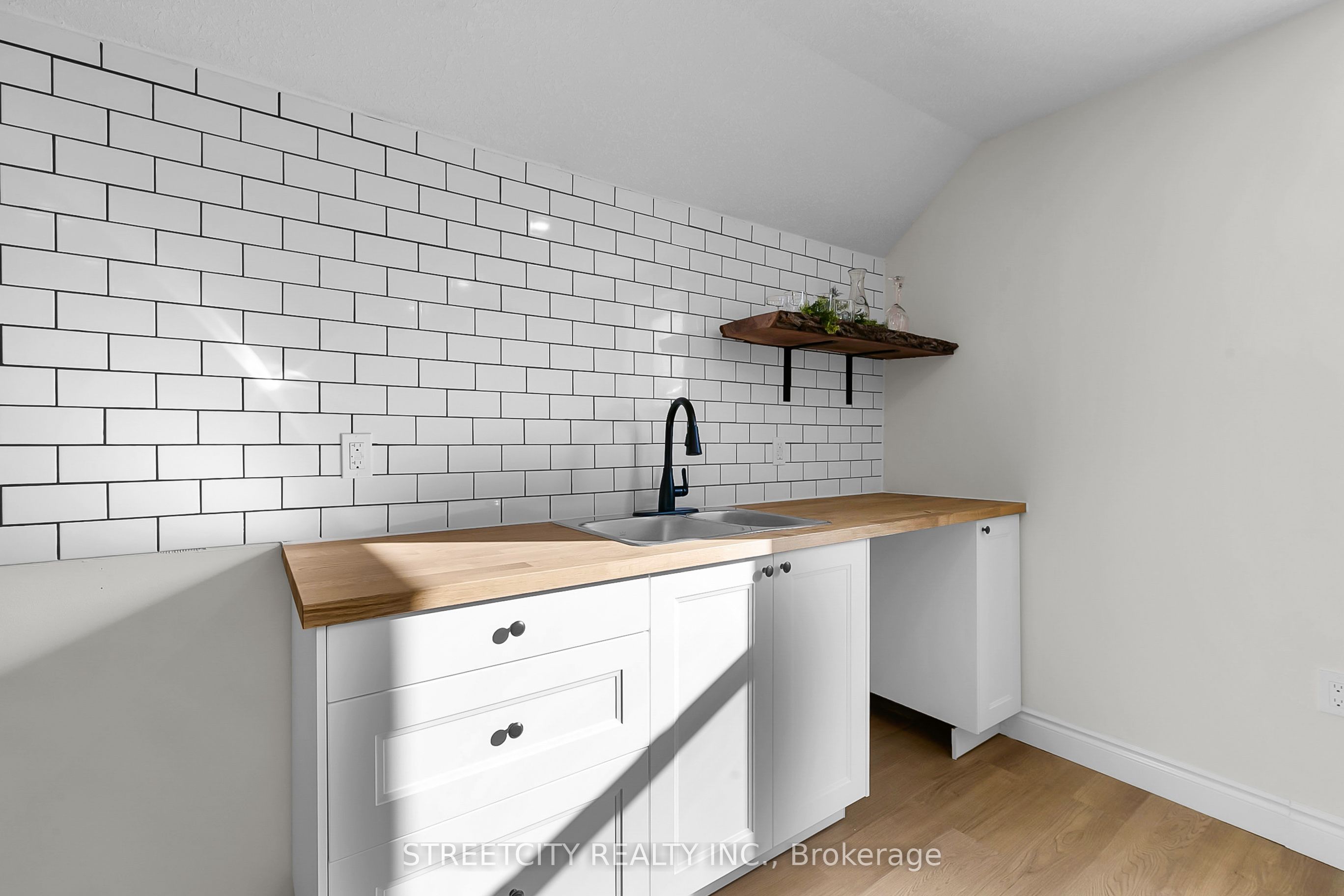 120 Bridge Street Property Photo 25