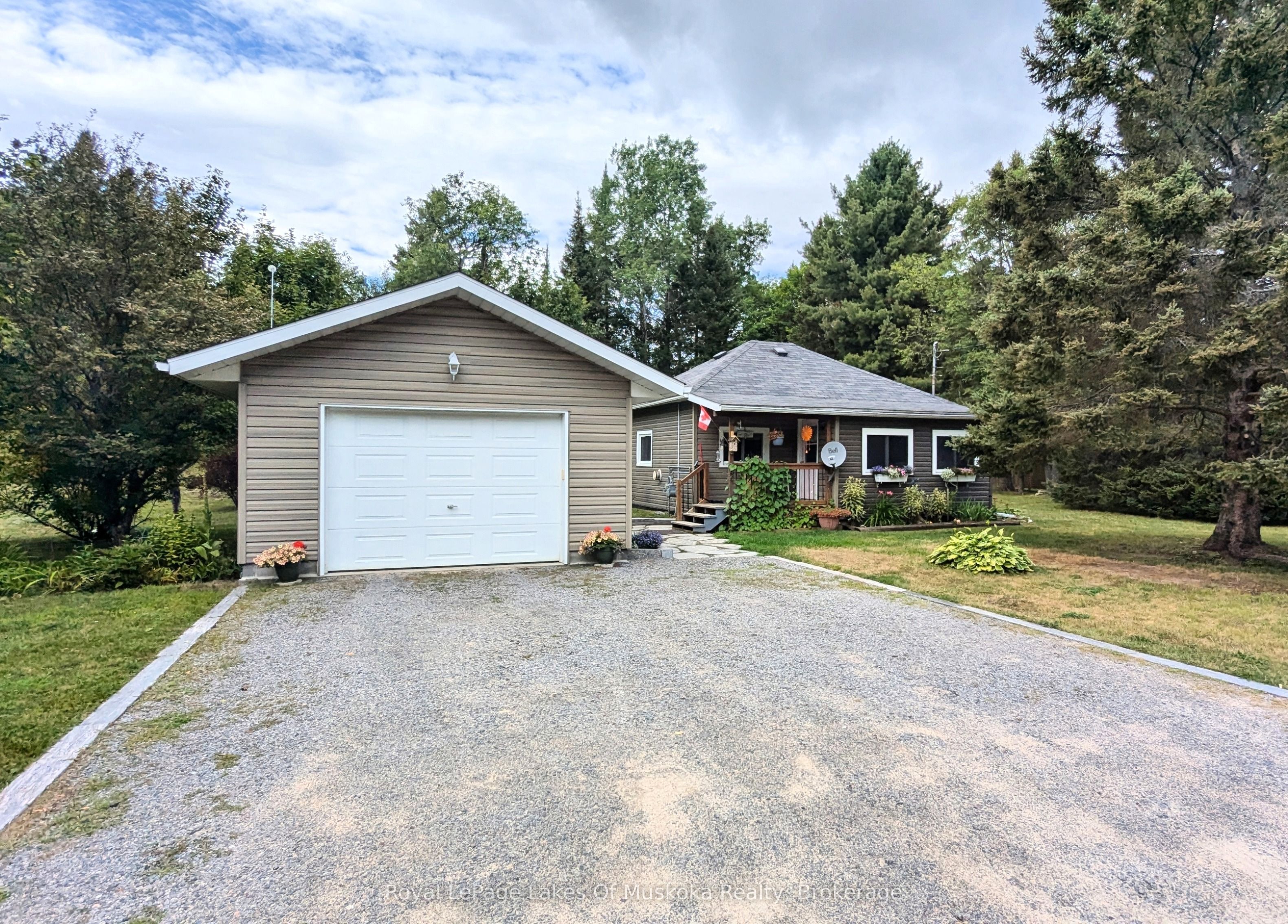 196 Main Street Property Photo