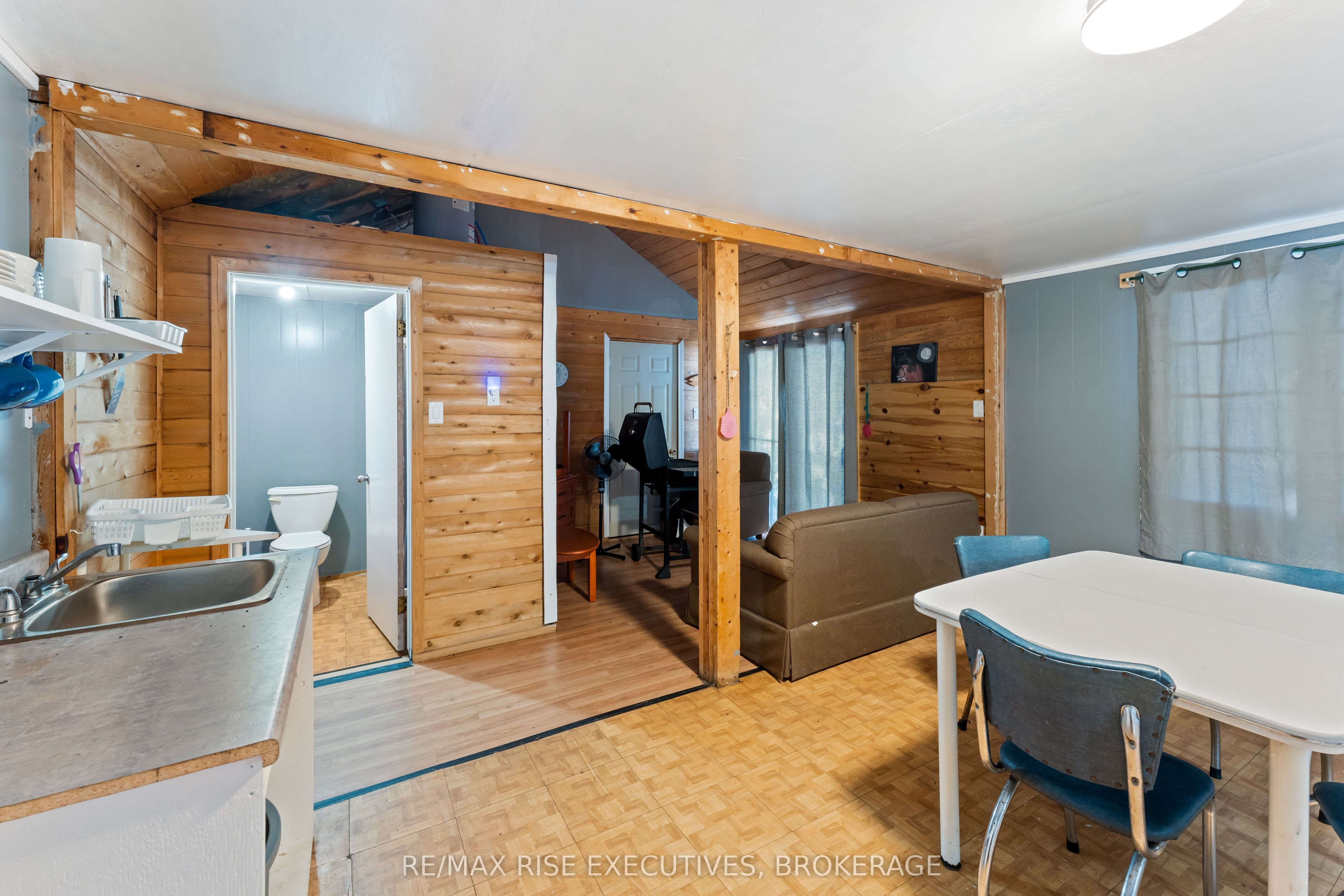 1264 Cox Road Property Photo 4