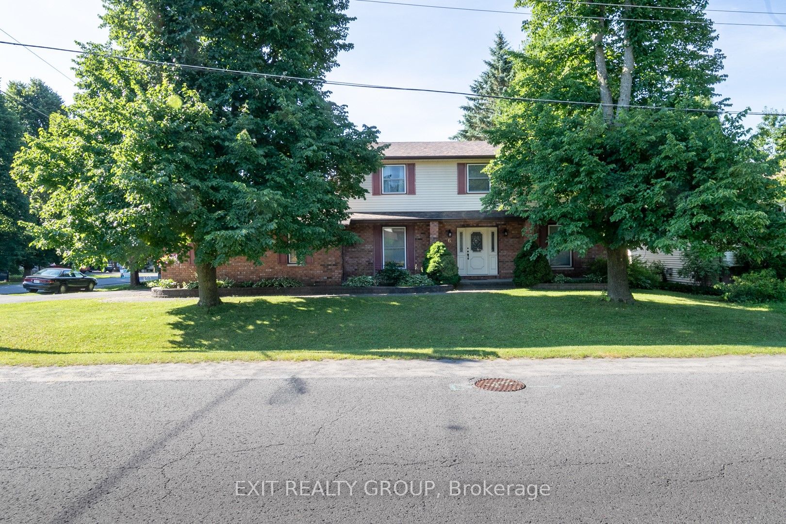 6 Iroquois Avenue Property Photo