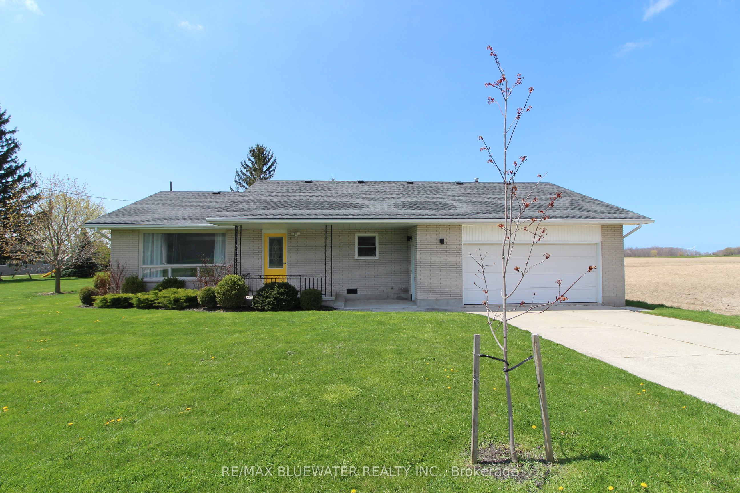 45 John Street N Property Photo 1