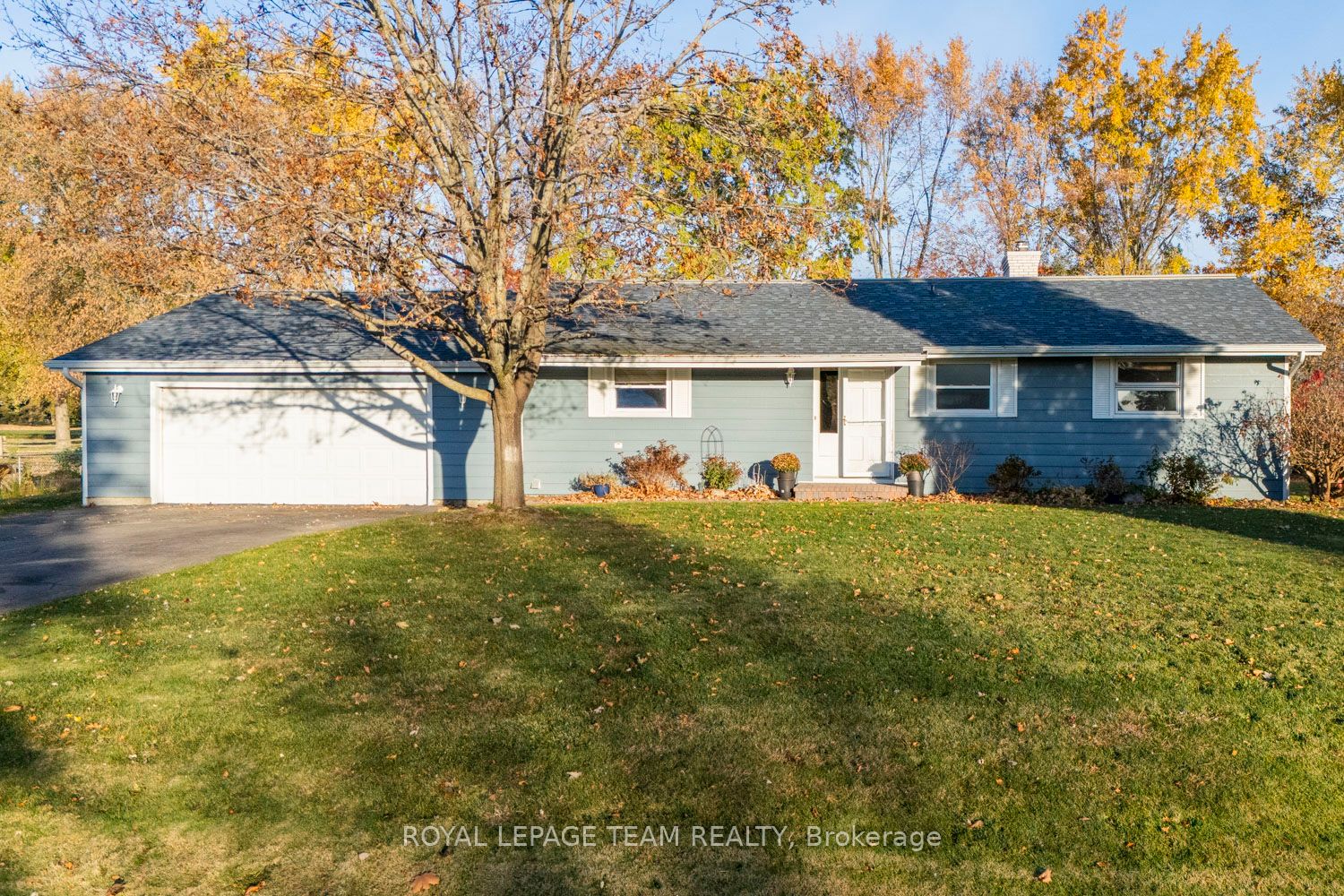1245 Fairway Drive Property Photo 2