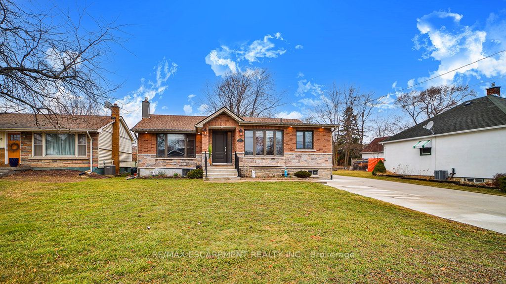 4182 William Street Property Photo