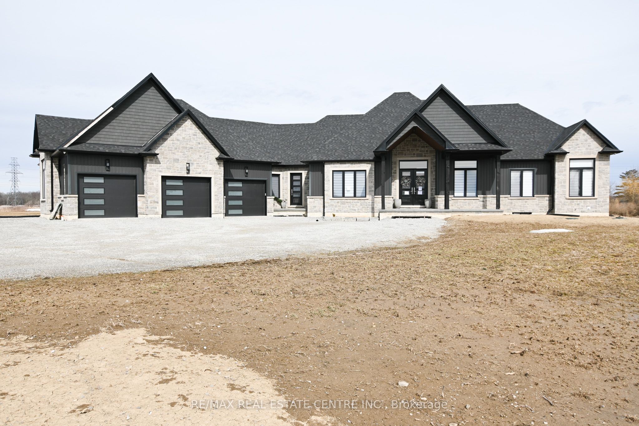 #3 - 7325 Sunset Place Property Photo