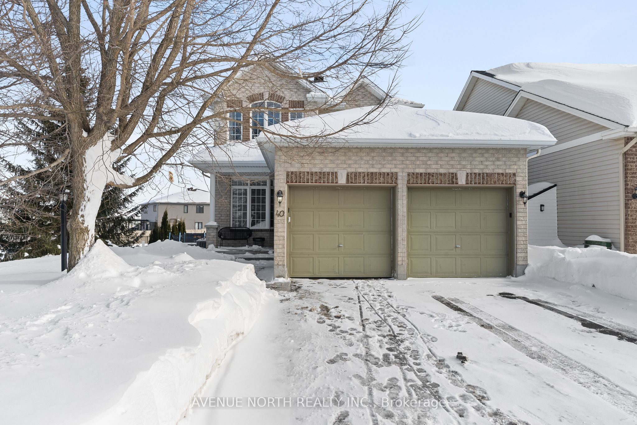 40 Friendly Cres Property Photo