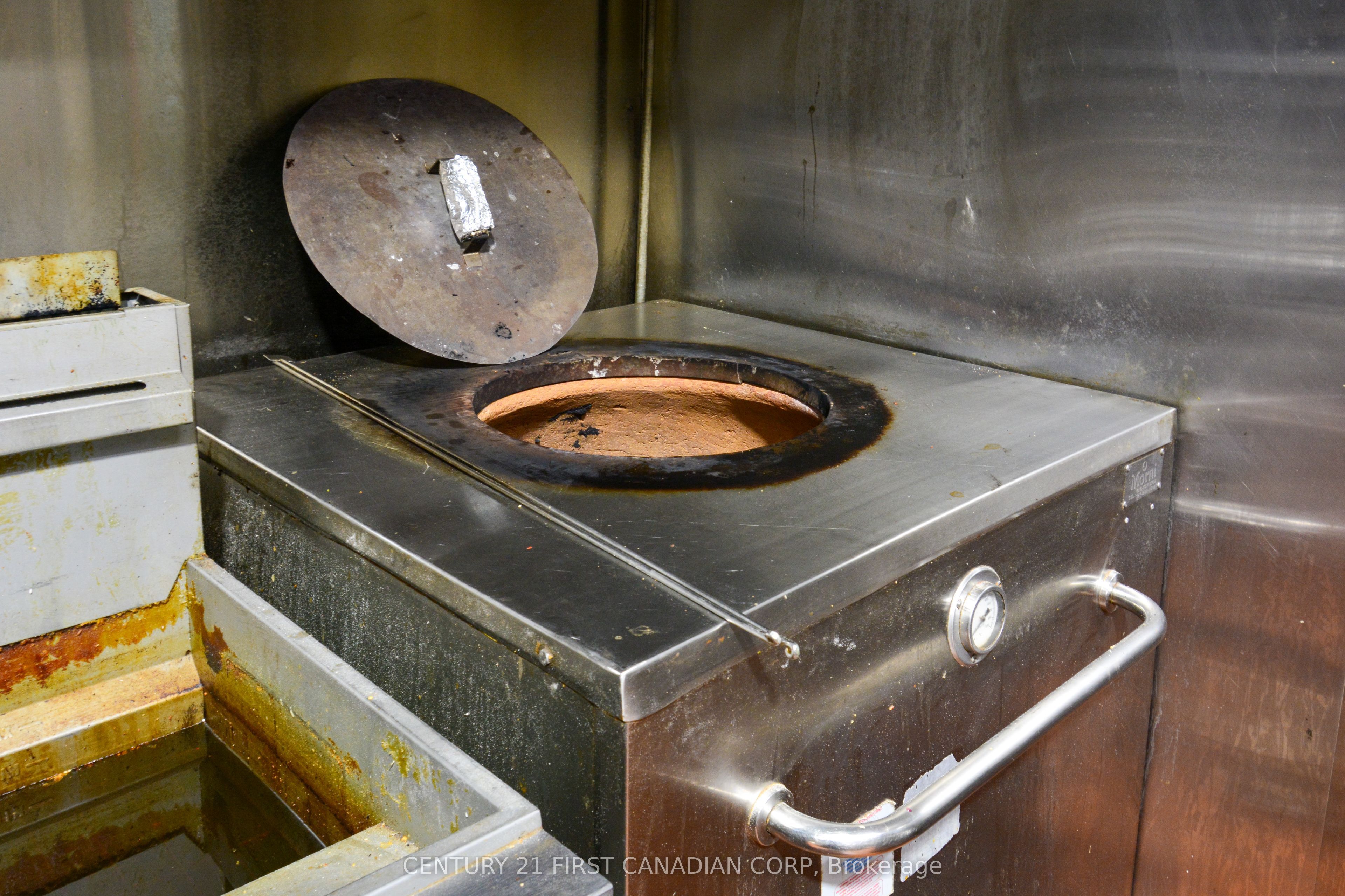 1682 Dundas Street Property Photo 26